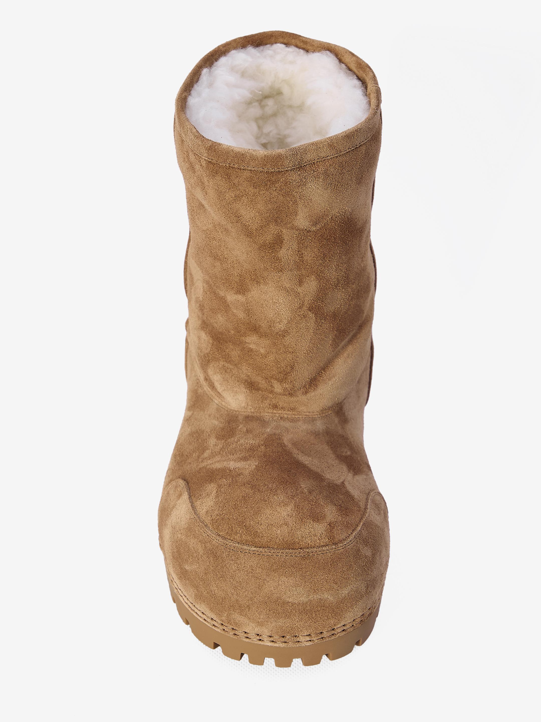 Balenciaga Alaskan Ski Fur Low boots in color brown SOLD) a pair of Balenciaga  main image 4