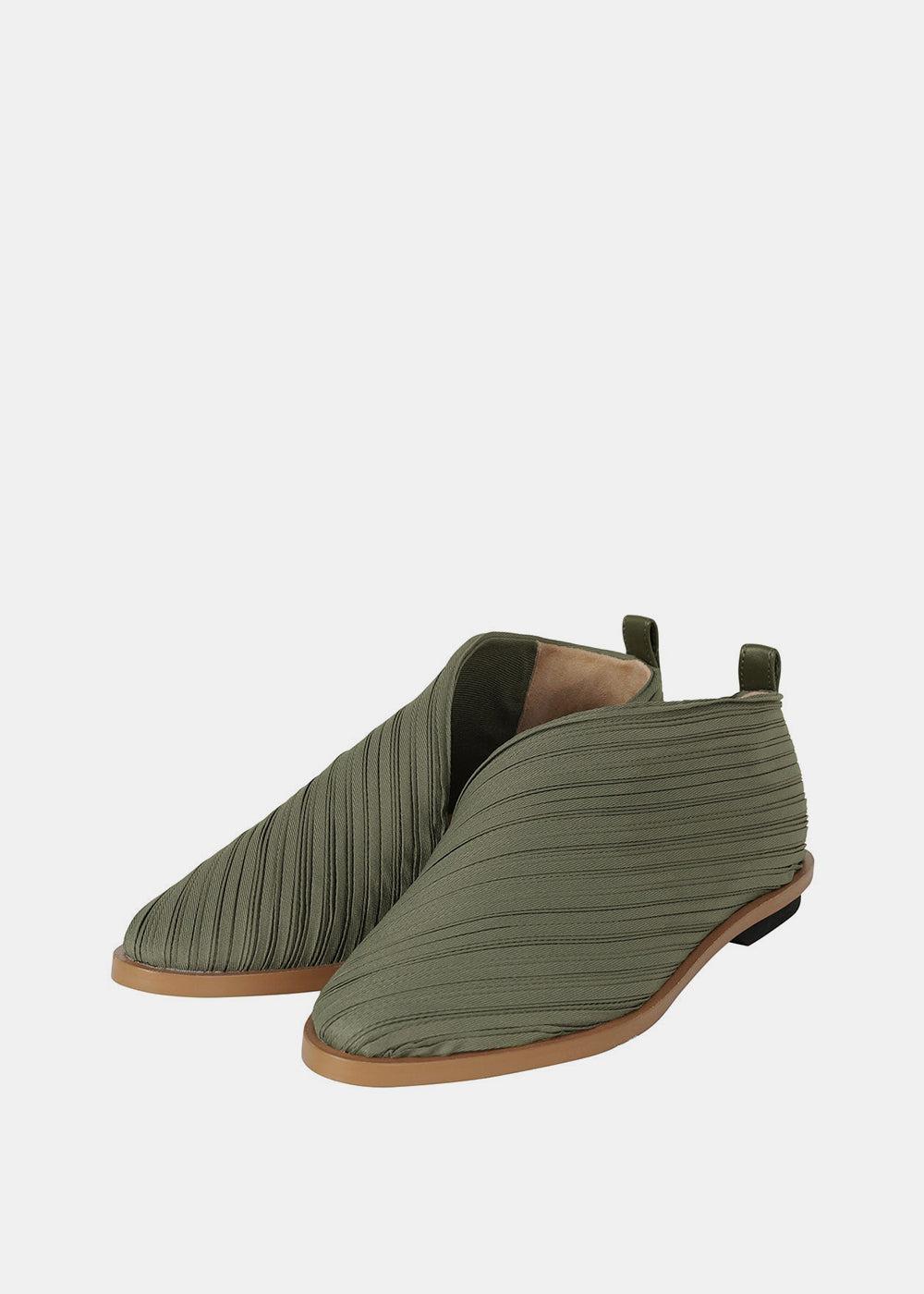 Pleats Please Issey Miyake Pleats Wrapped Shoes in Green | Lyst