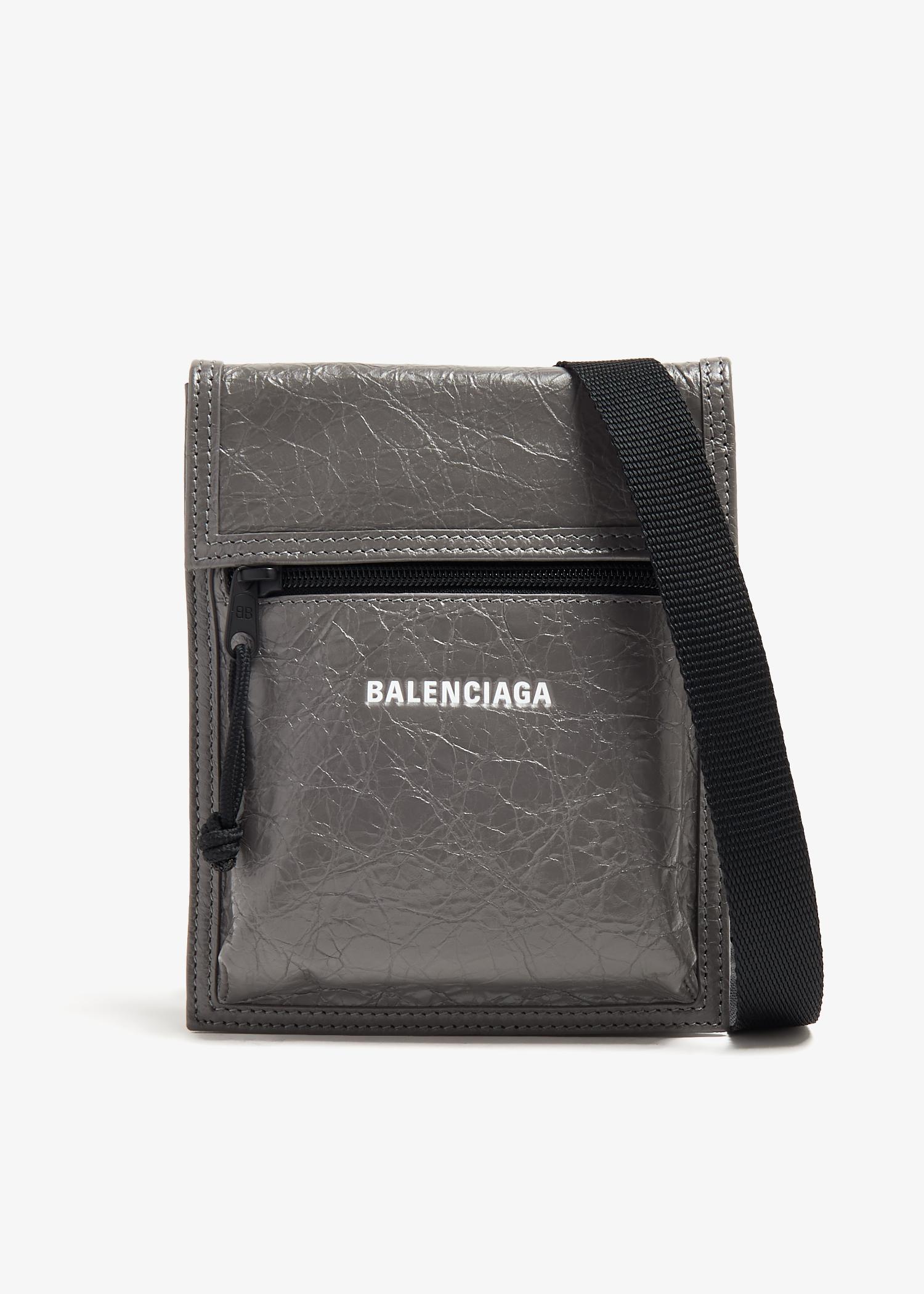 【値下げ】⭐️BALENCIAGA エンベロープ クラッチバッグ 財布 ブラック Balenciaga All Over Logo Bazar Clutch Pouch Black Leather