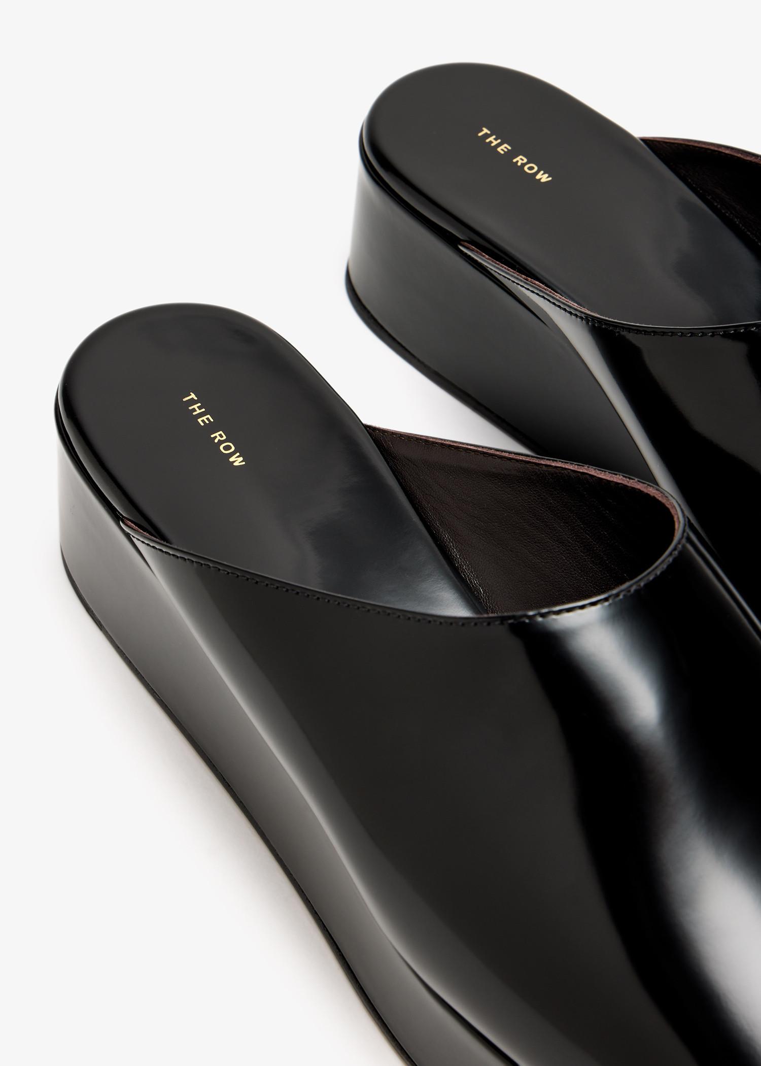 The Row Emi Flatform Sandals in Black | Lyst