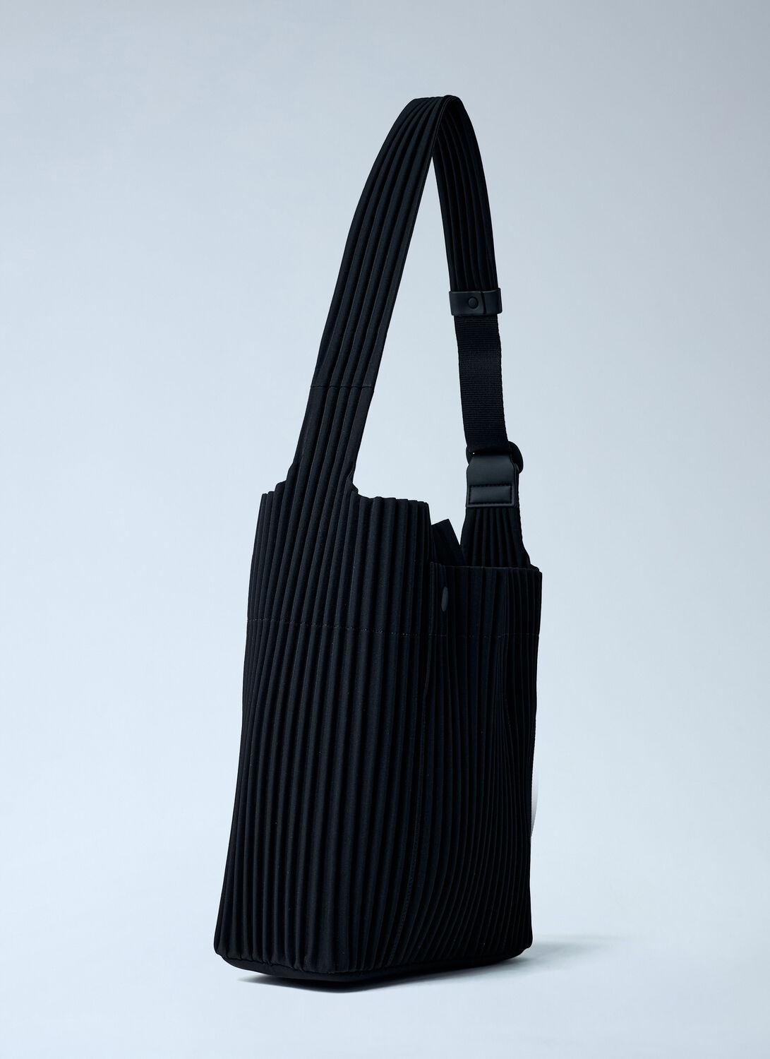 Homme Plissé Issey Miyake Messenger bags for Men | Online Sale up