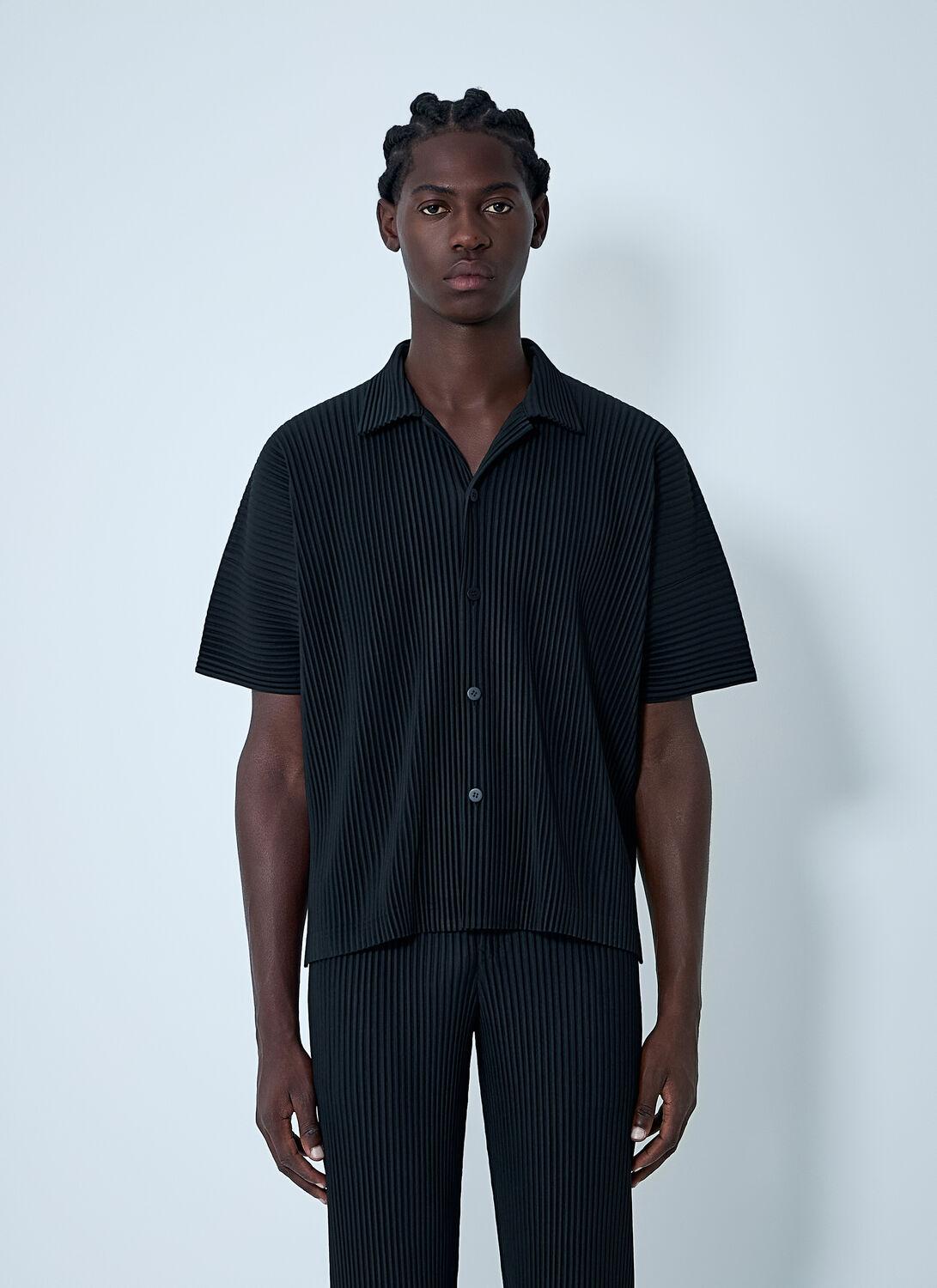 HOMME PLISSE issey miyake プリーツシャツ 2 BLK Homme Plissé Issey Miyake Edge Shirt in Black Curated at