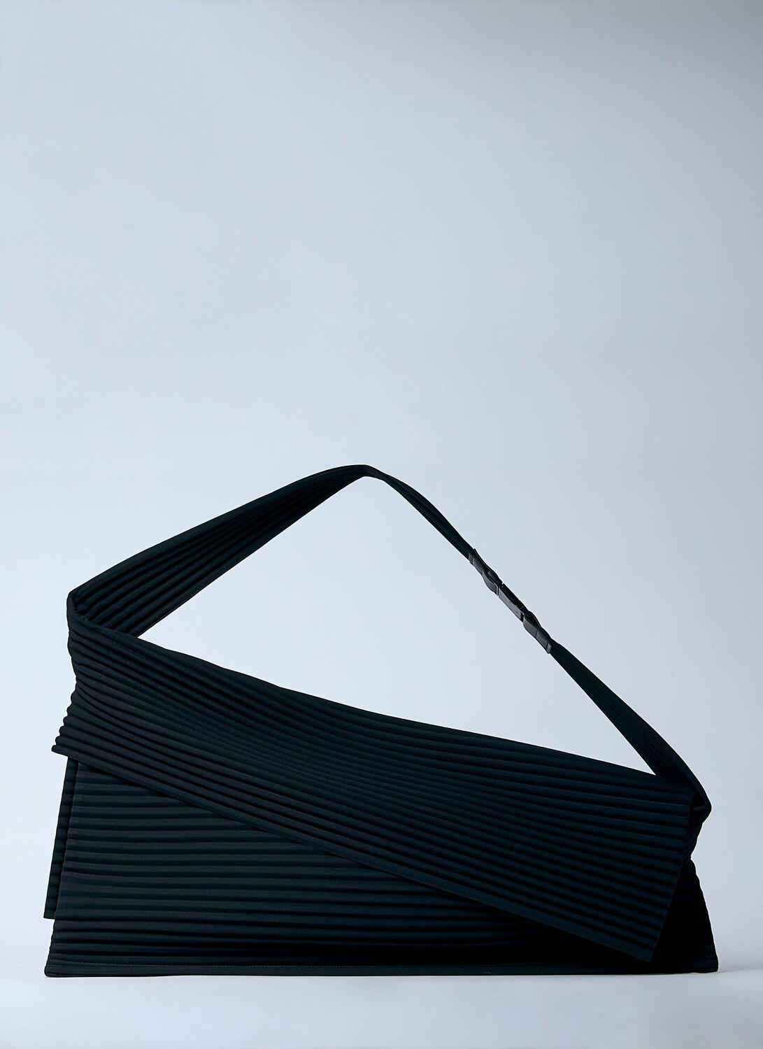 Homme Plissé Issey Miyake Messenger bags for Men | Online Homme Plissé Issey Miyake Messenger bags for Men | Online