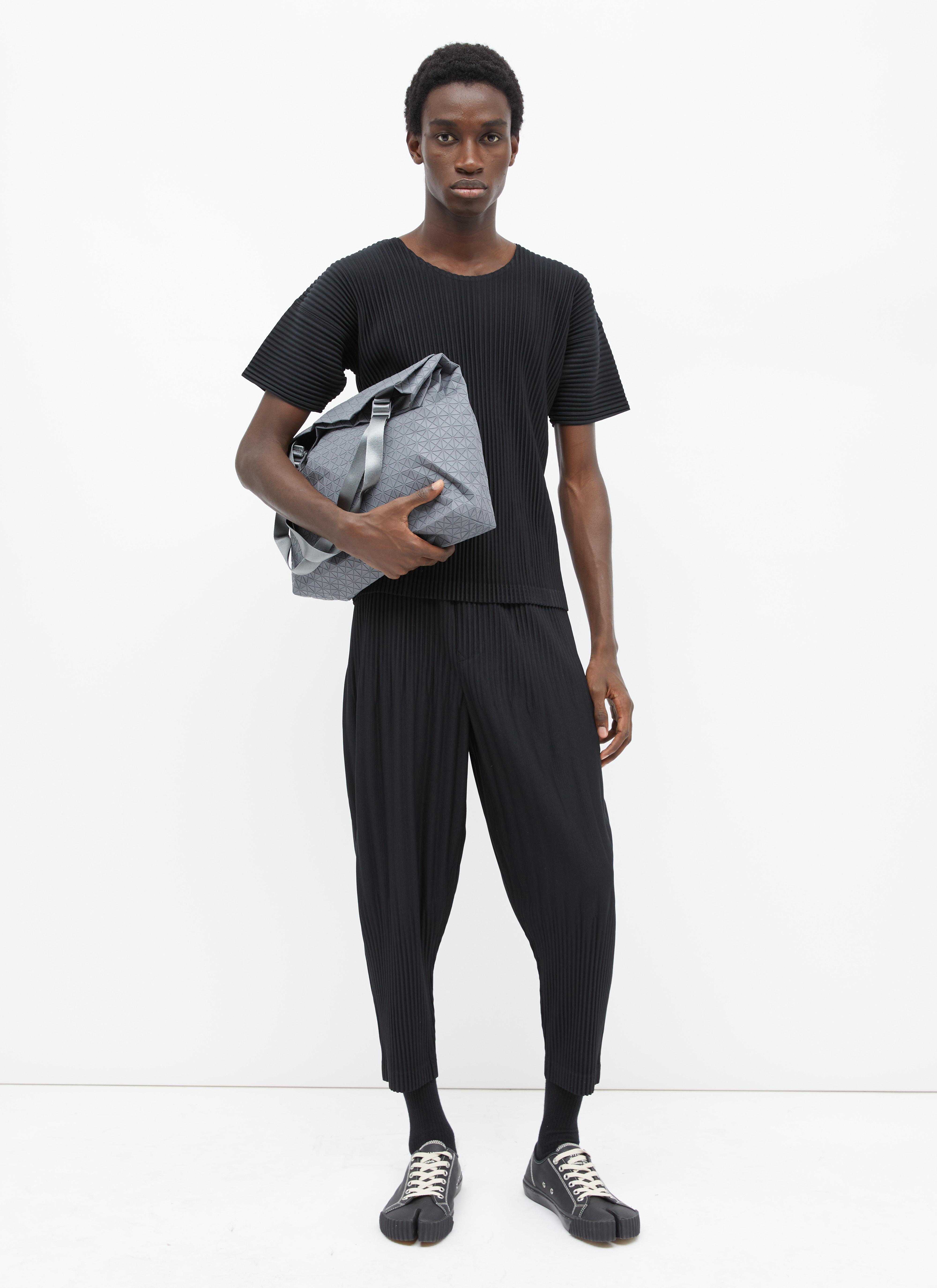 Issey Miyake Cart S One-tone Tote Bag in Gray for Men | Lyst