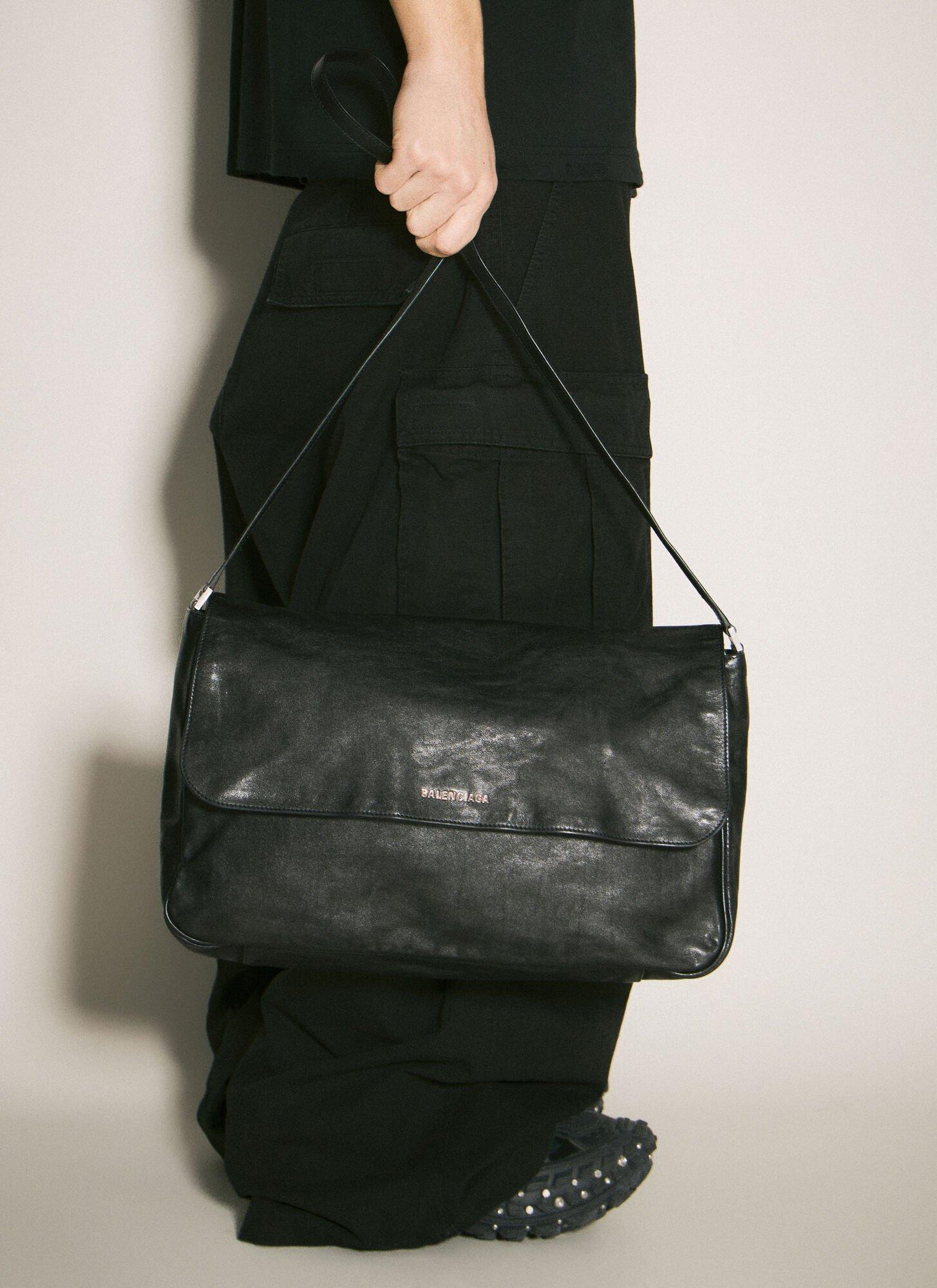 Balenciaga Grungy Medium Messenger Bag for Men | Lyst Australia