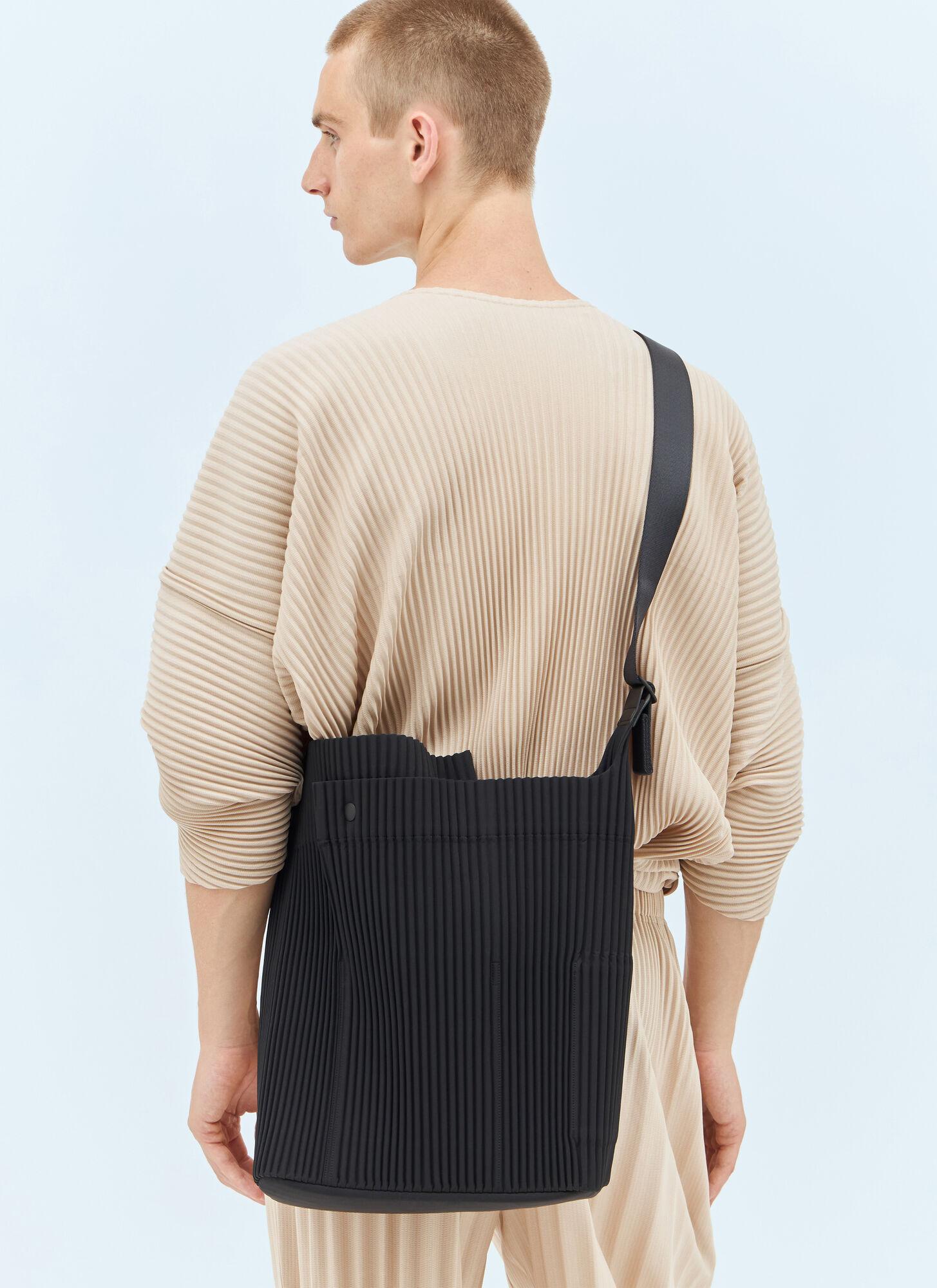 Homme Plissé Issey Miyake Utility Tote Bag in Black for Men