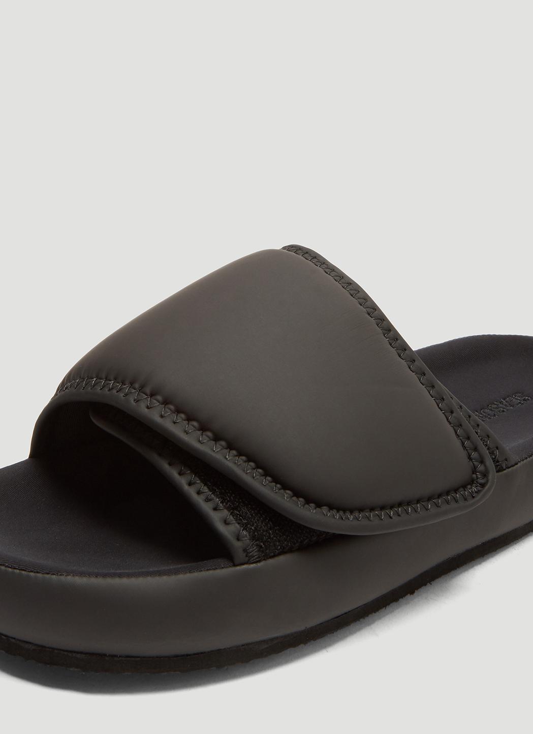 yeezy slippers black