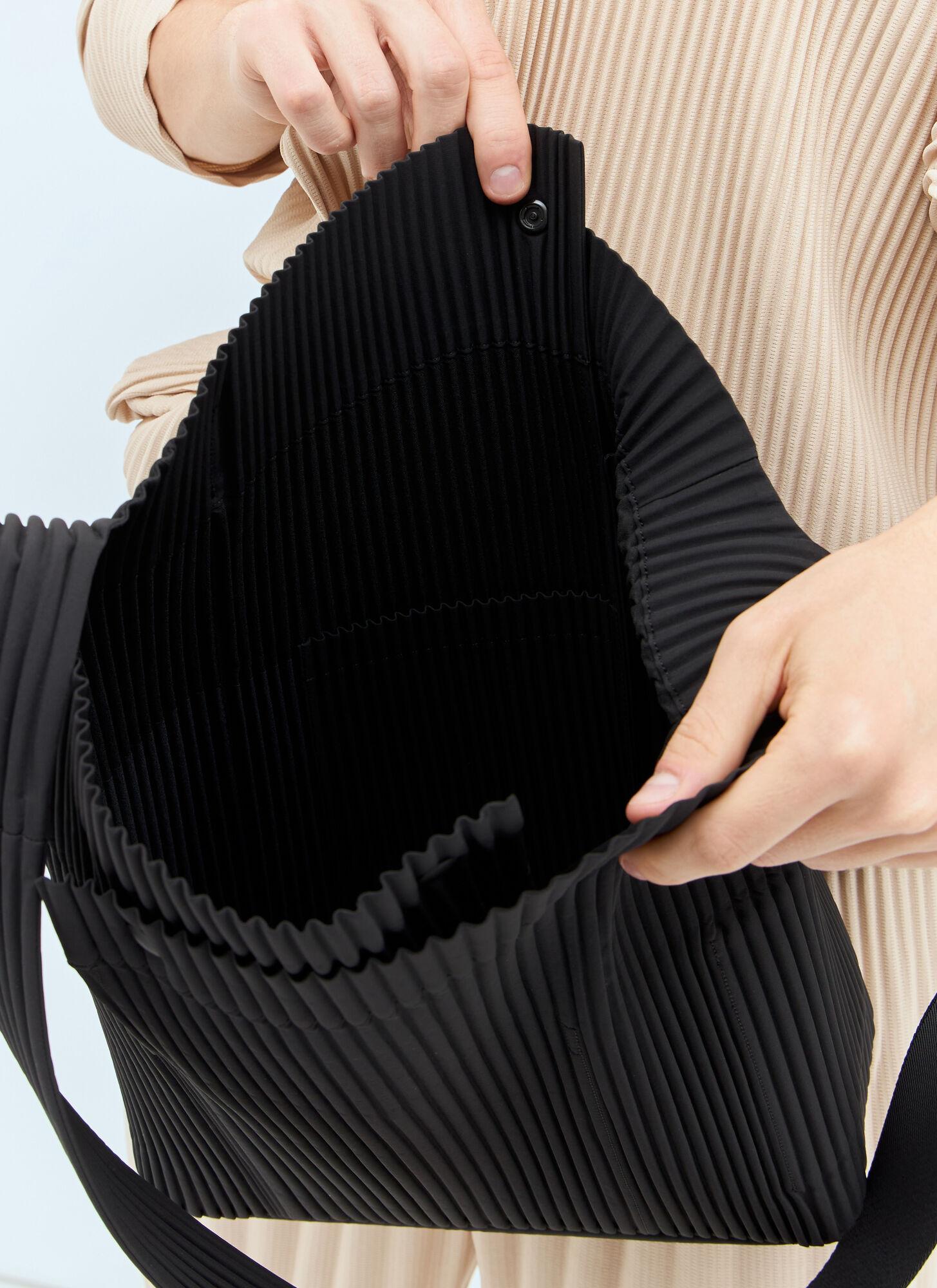 Homme Plissé Issey Miyake Utility Tote Bag in Black for Men