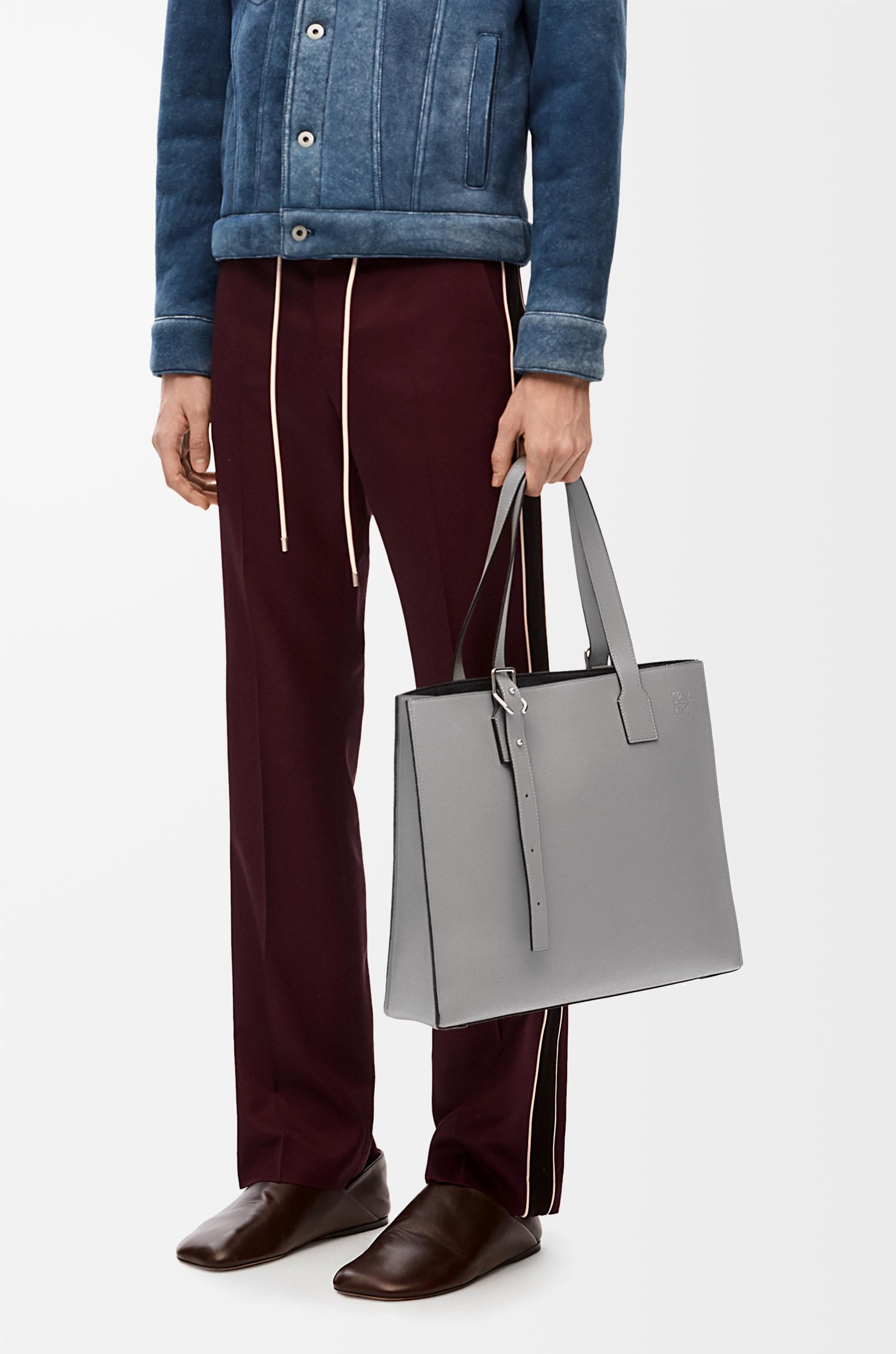 LOEWE 'Buckle Horizontal' トート Loewe Buckle Horizontal Tote in Blue for Men | Lyst