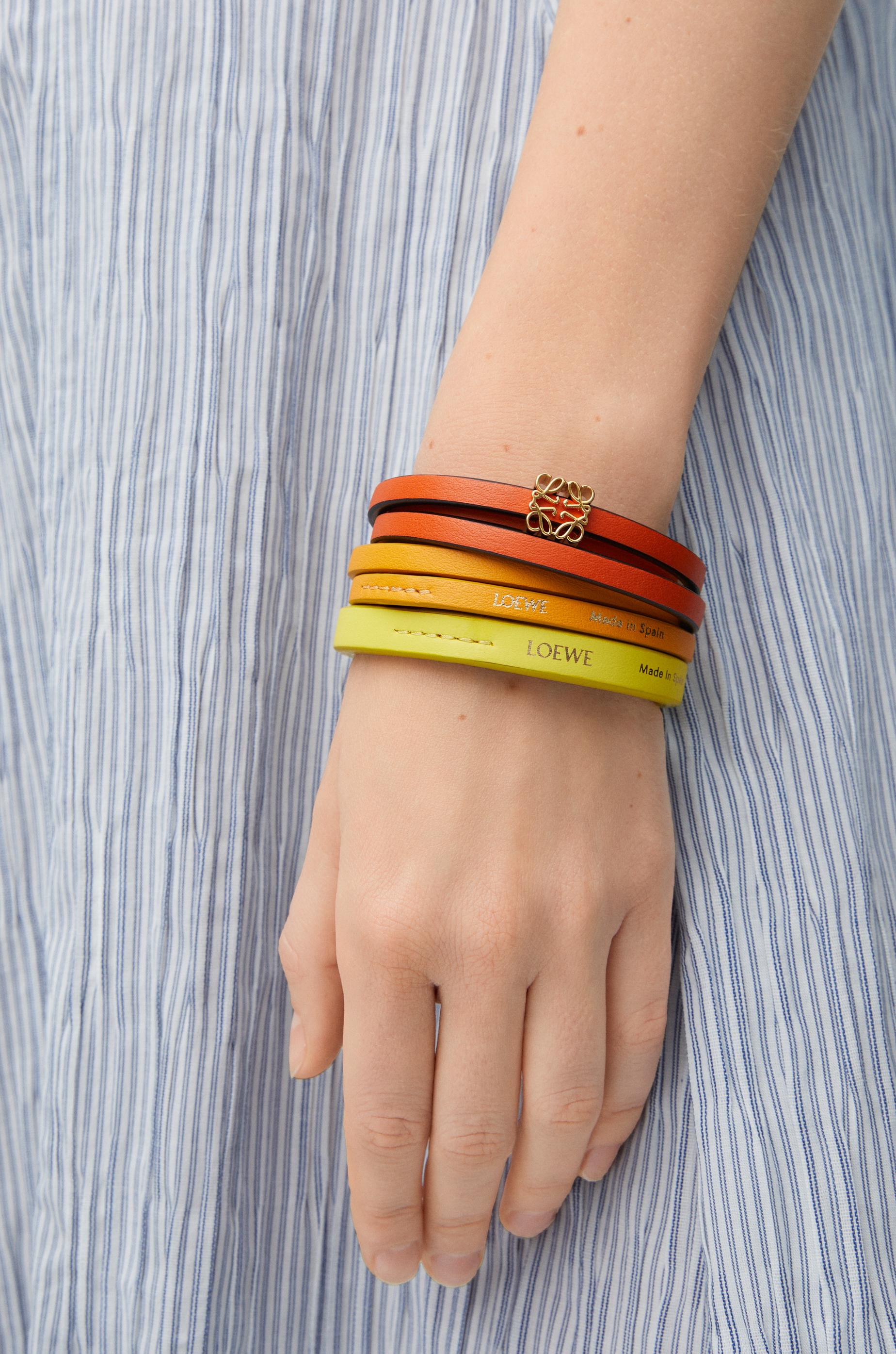 LOEWE SMALL SLAP BRACELET オレンジ Loewe Small Slap Bracelet in Orange | FWRD