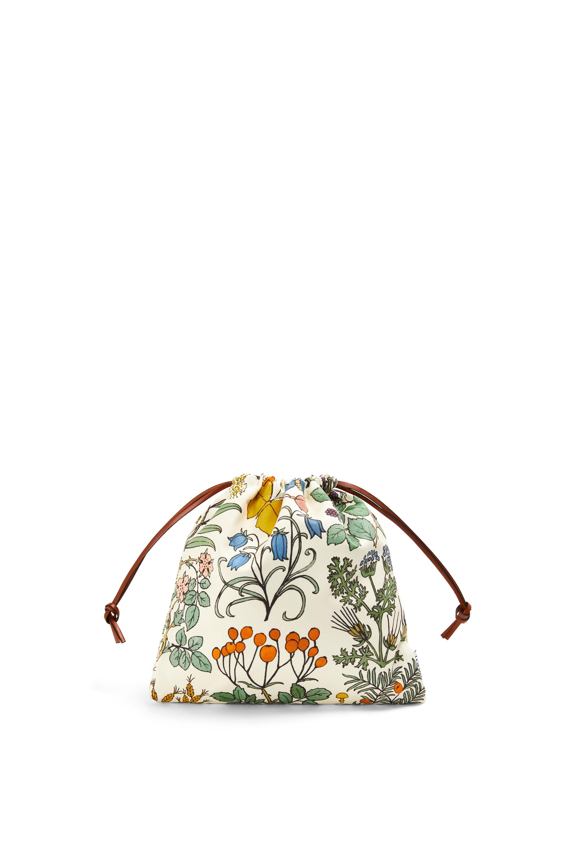 Basket bag in palm leaf and calfskin & Fish drawstring pouch in denim -  LOEWE