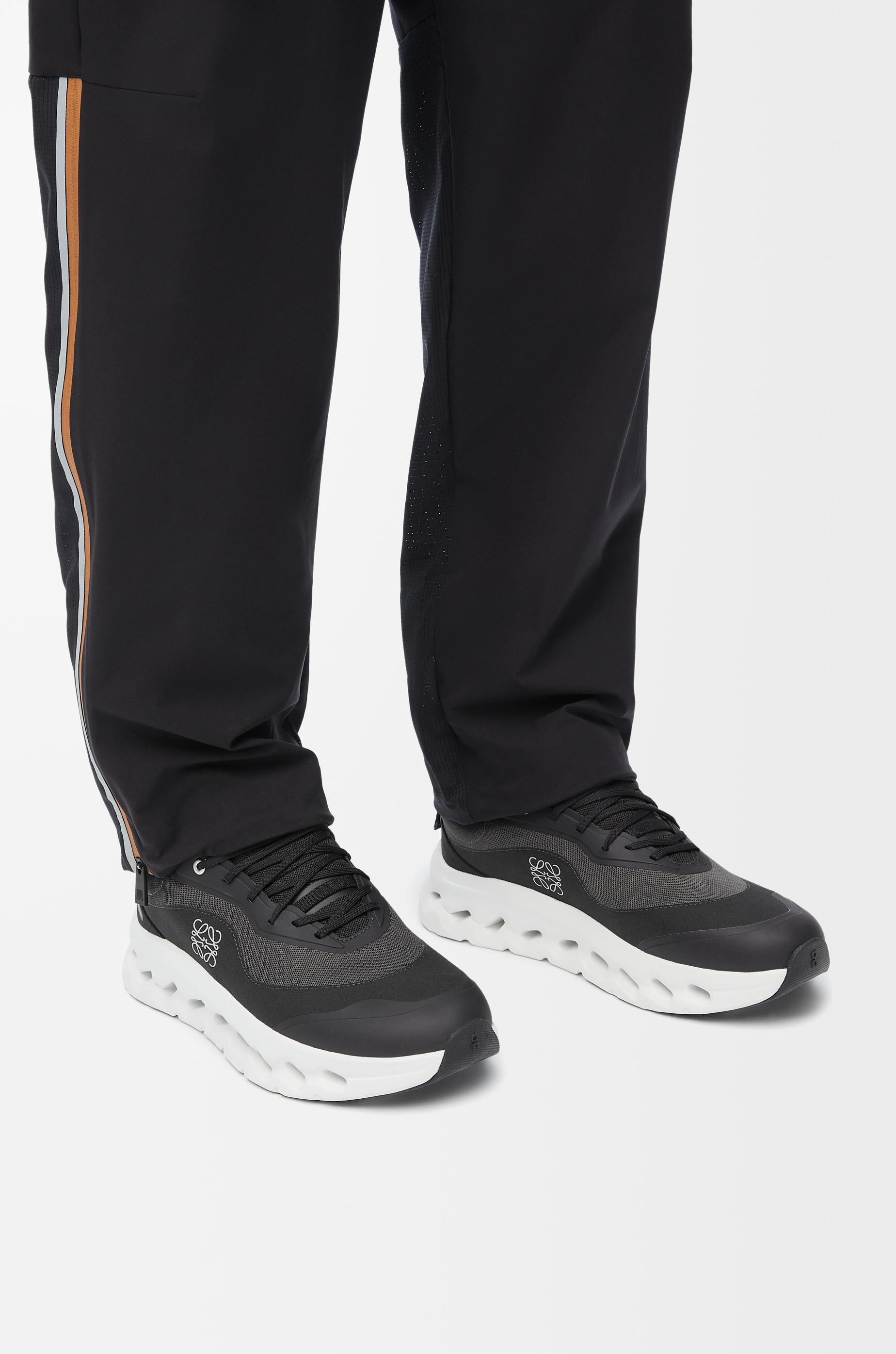 loewe-Black-Luxury-Cloudtilt- 
