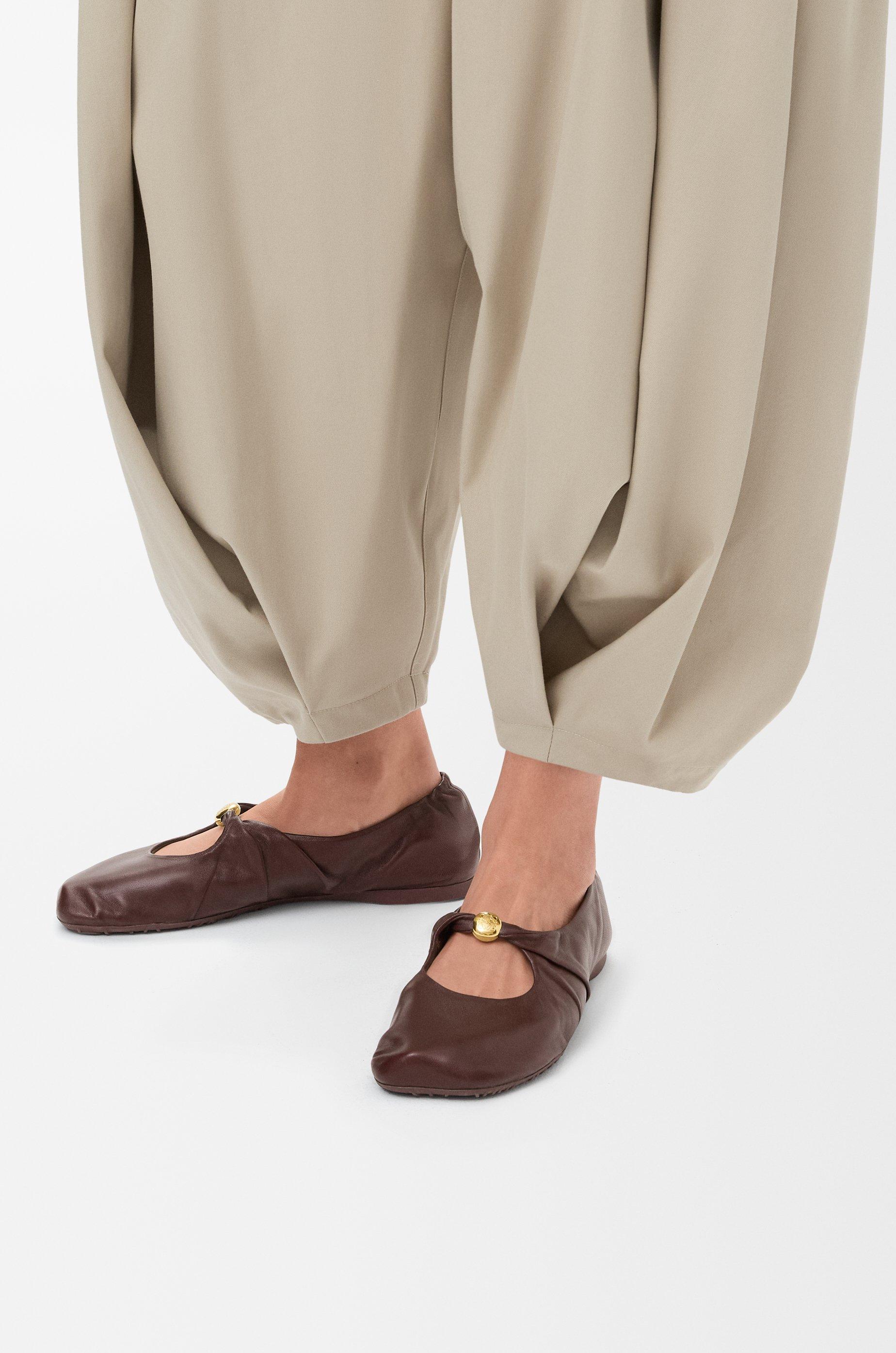 25SS new/LOEWE ペブルレザーバレエフラット Ballet Flats Brown Pebble leather ballet flats in brown - Loewe | Mytheresa
