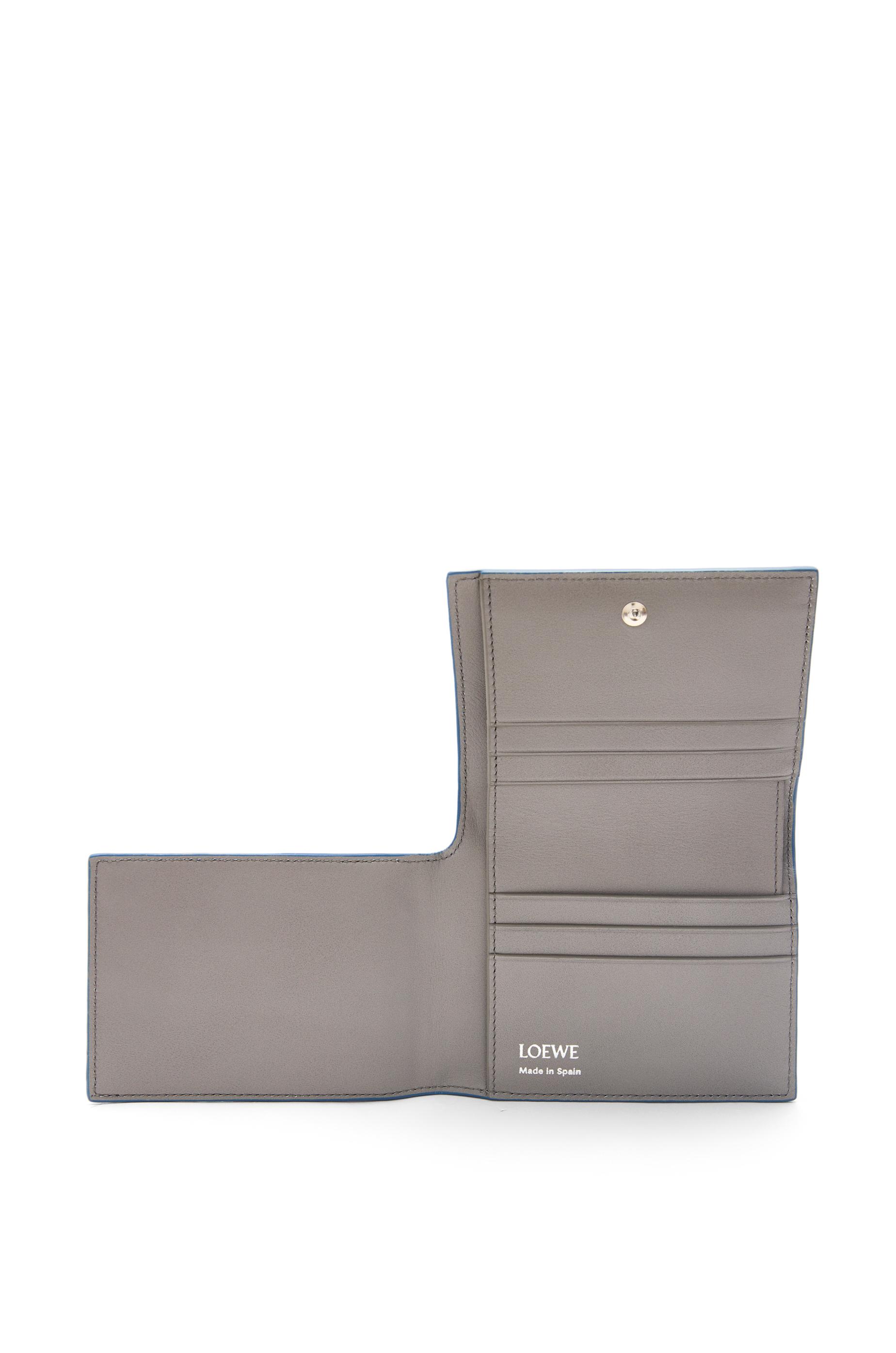 Bi-fold wallet in SHINY CALFSKIN