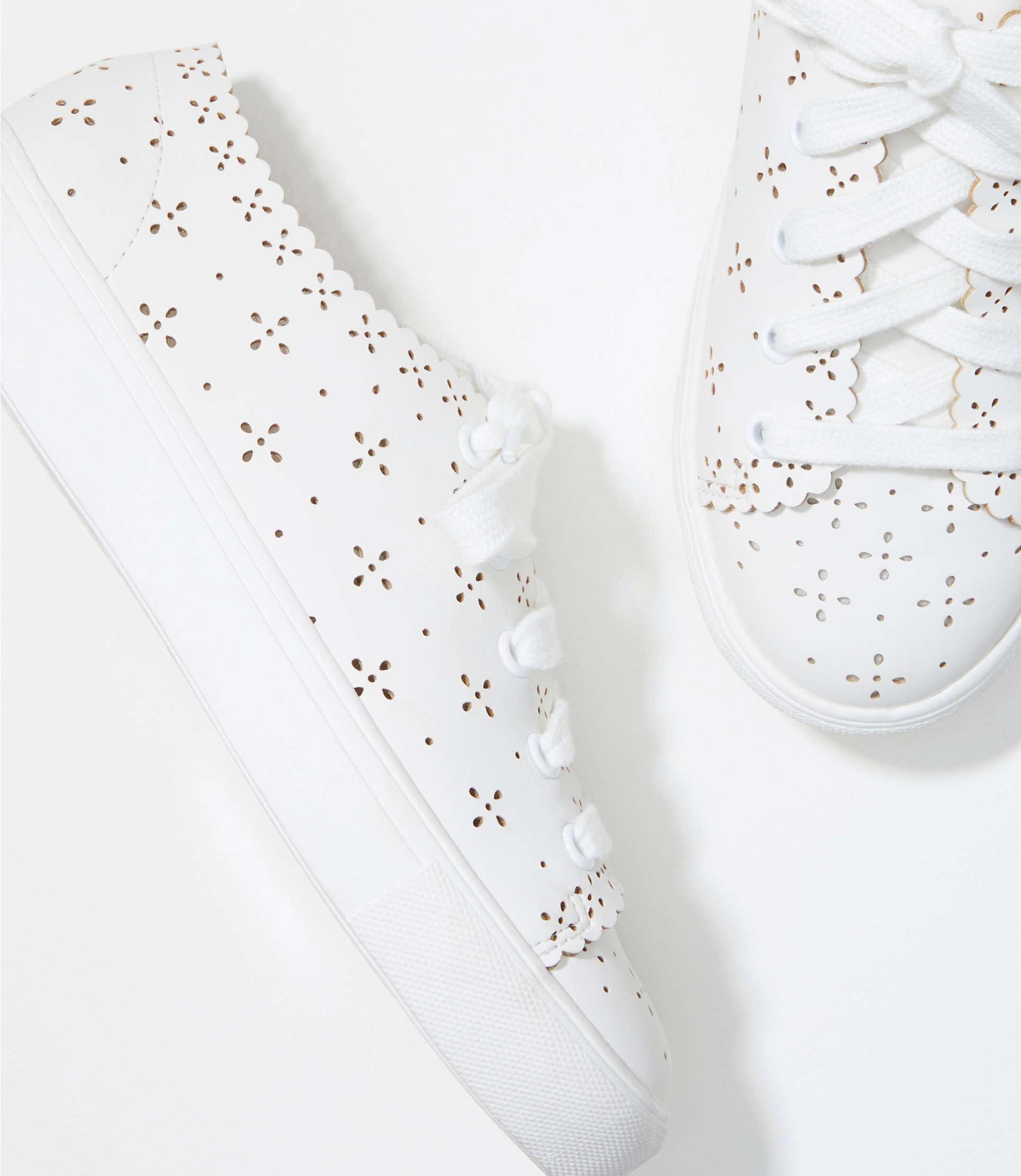 eyelet lace up sneakers