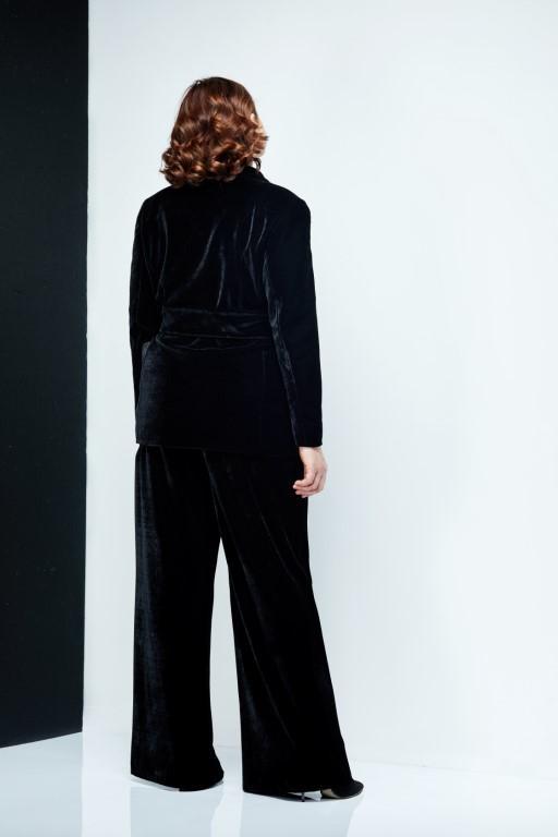 LOULU ET TU Velvet Oprah Wrap Jacket in 