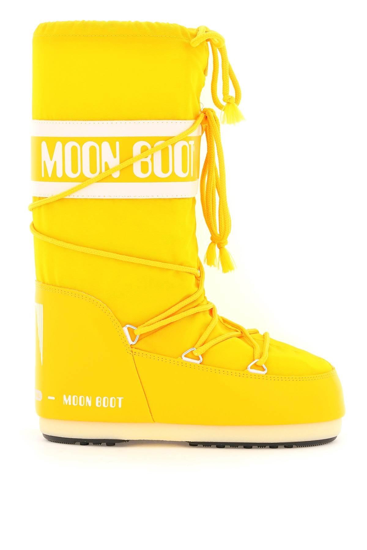 Moon Boot Snow Boots Icon in Yellow | Lyst
