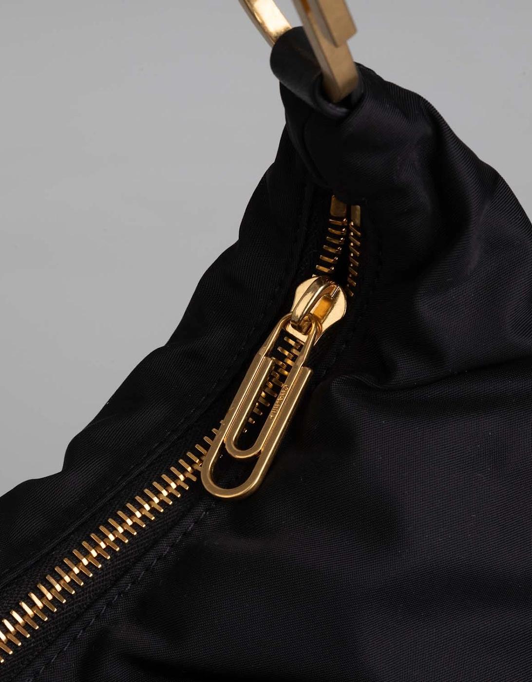 Off-White c/o Virgil Abloh Paperclip Hobo Nylon Bag in Black | Lyst UK