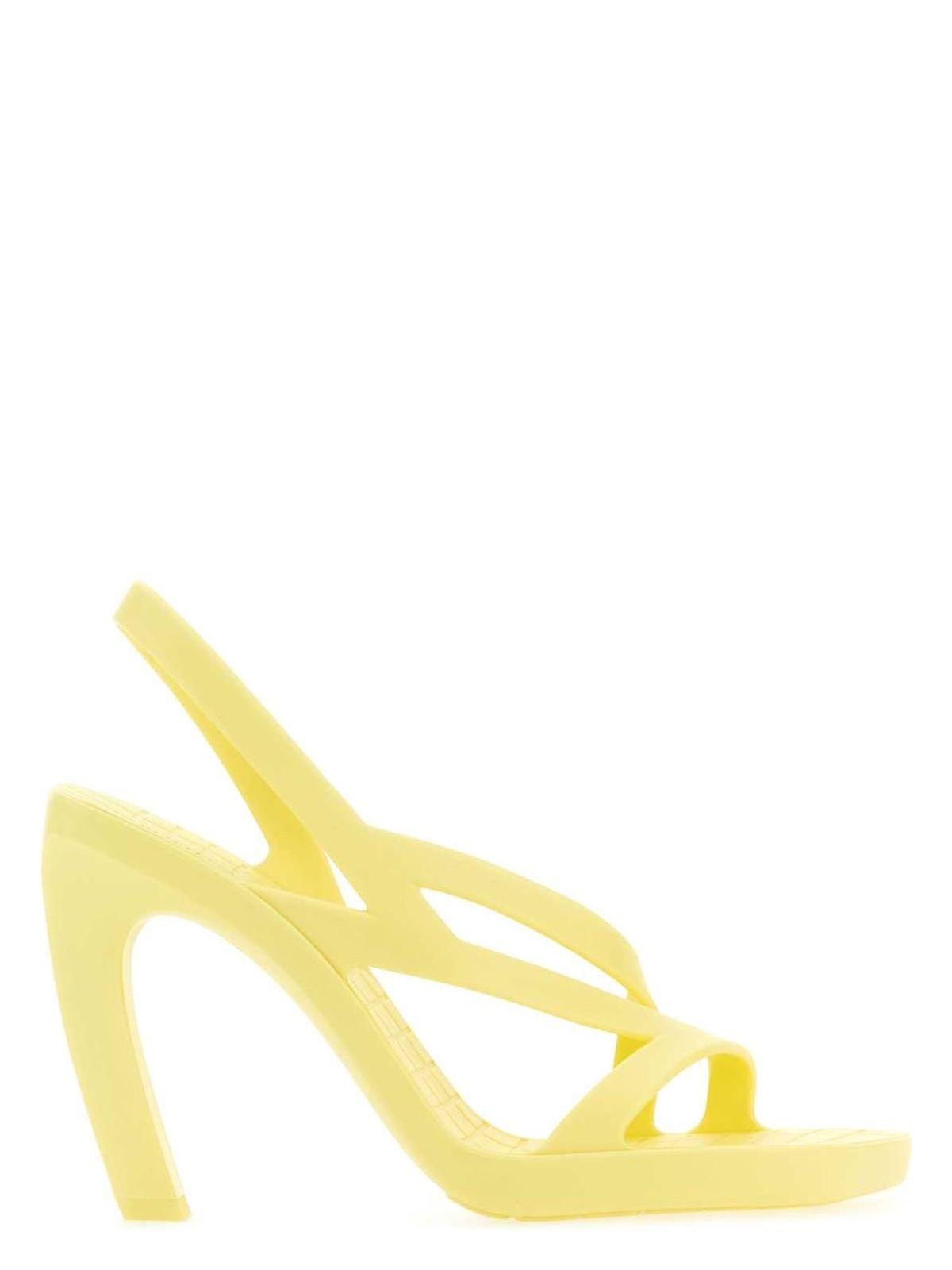 サンダル・ミュール Bottega Veneta Pastel yellow rubber Jimbo sandals Bottega Veneta Pastel Rubber Jimbo Sandals in Yellow | Lyst