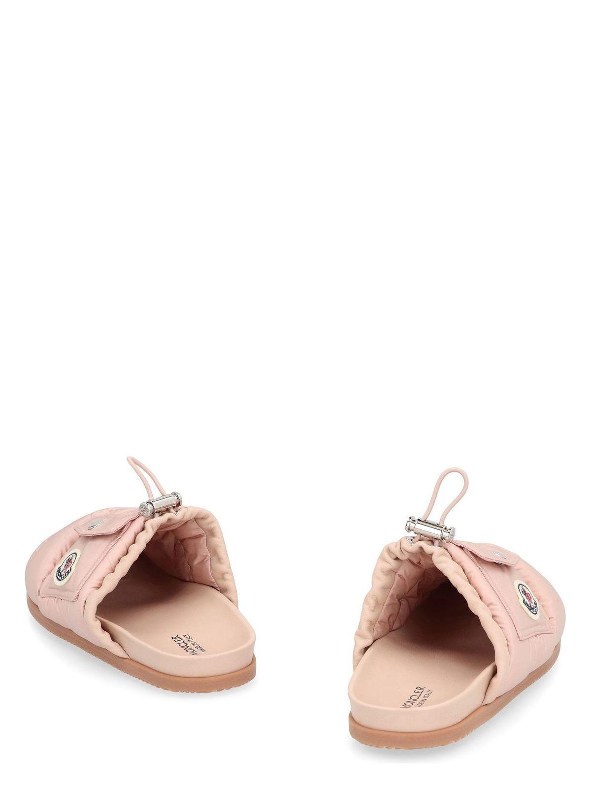 サンダル・ミュール MONCLER Mon pocket padded leather and nylon mule Rosa Moncler Mon Pocket Mules in Pink | Lyst