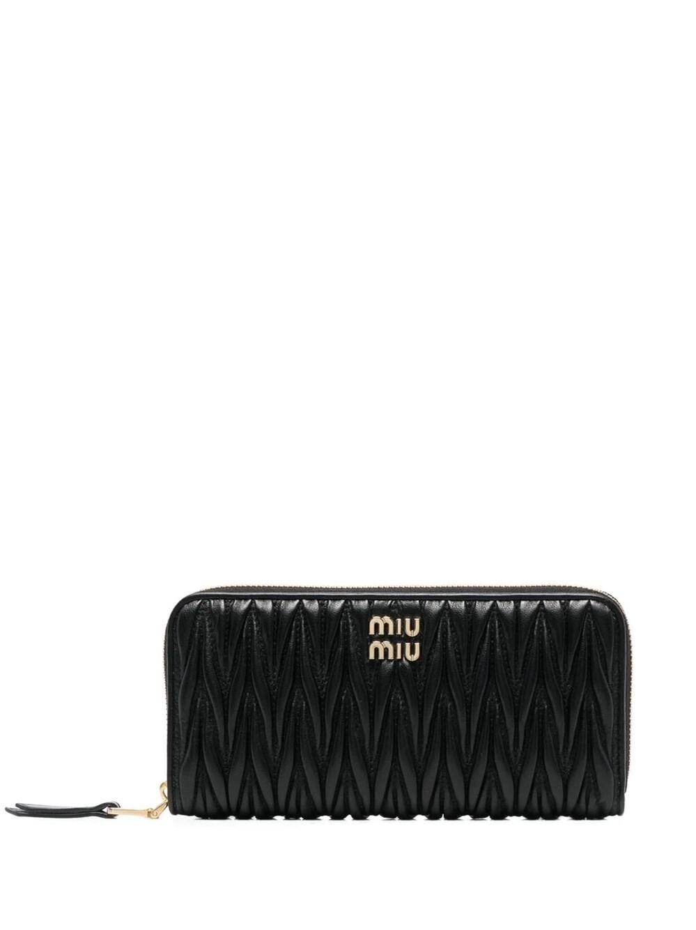 Miu Miu Logo-plaque Quilted Leather Wallet in Black | Lyst