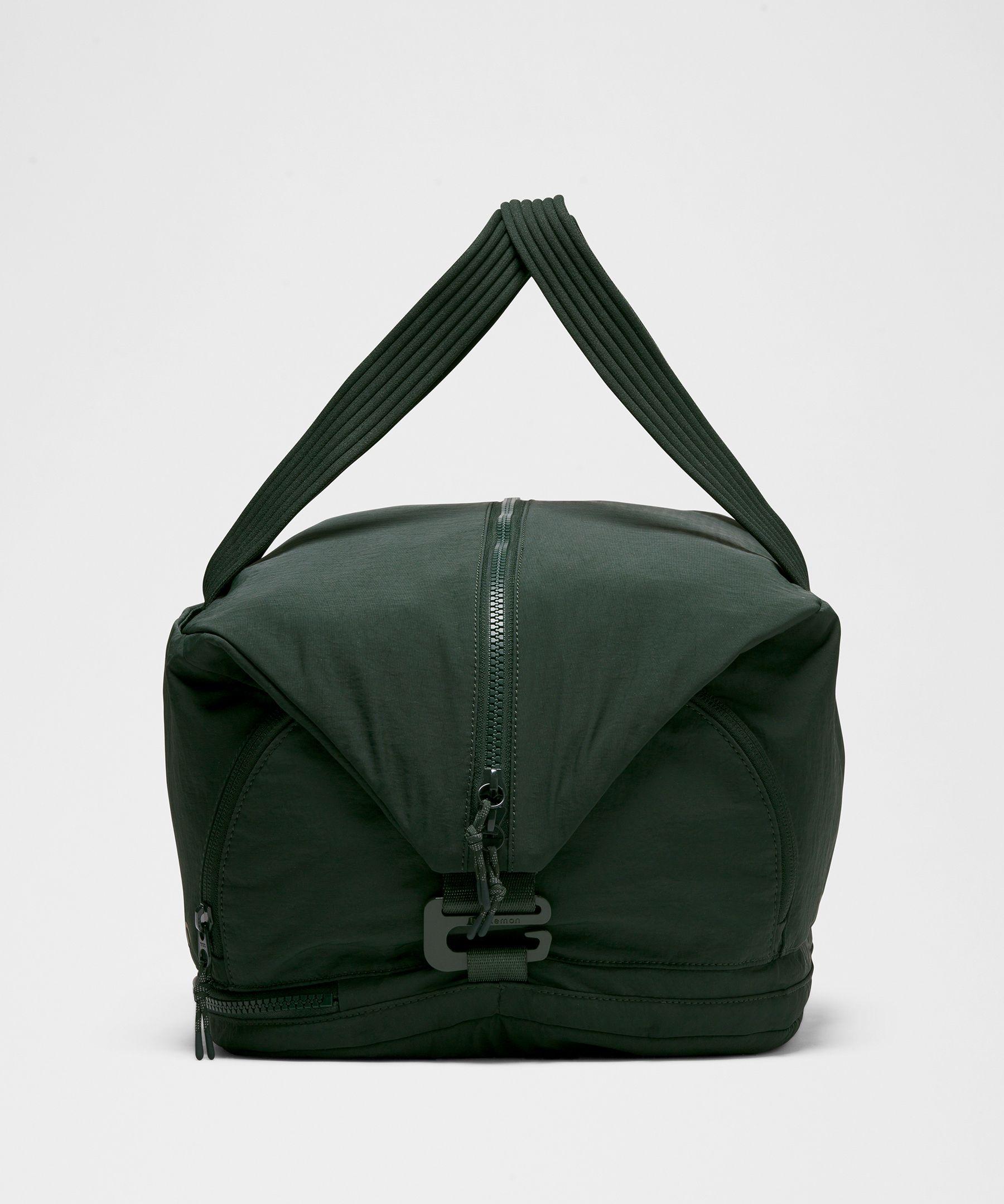 lululemon 3-In-1 Gym Duffle Bag 30L in Green | Lyst lululemon 3-In-1 Gym Duffle Bag 30L in Green | Lyst