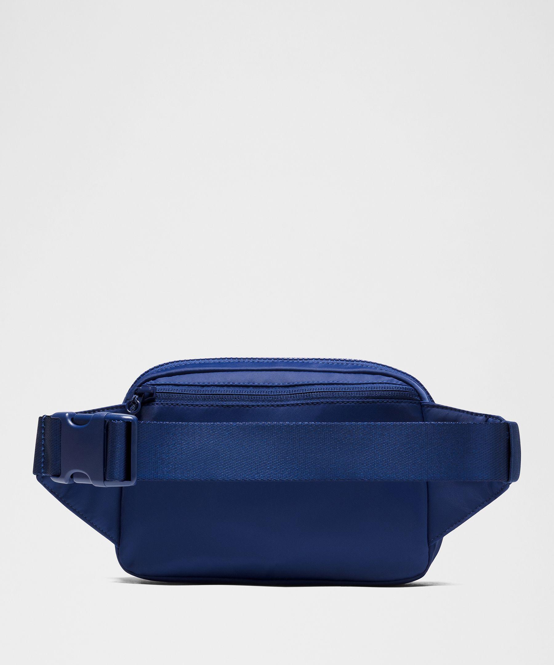 dark blue lululemon belt bag Everywhere 1L (True Navy) Lululemon Everywhere Belt Bag *1L