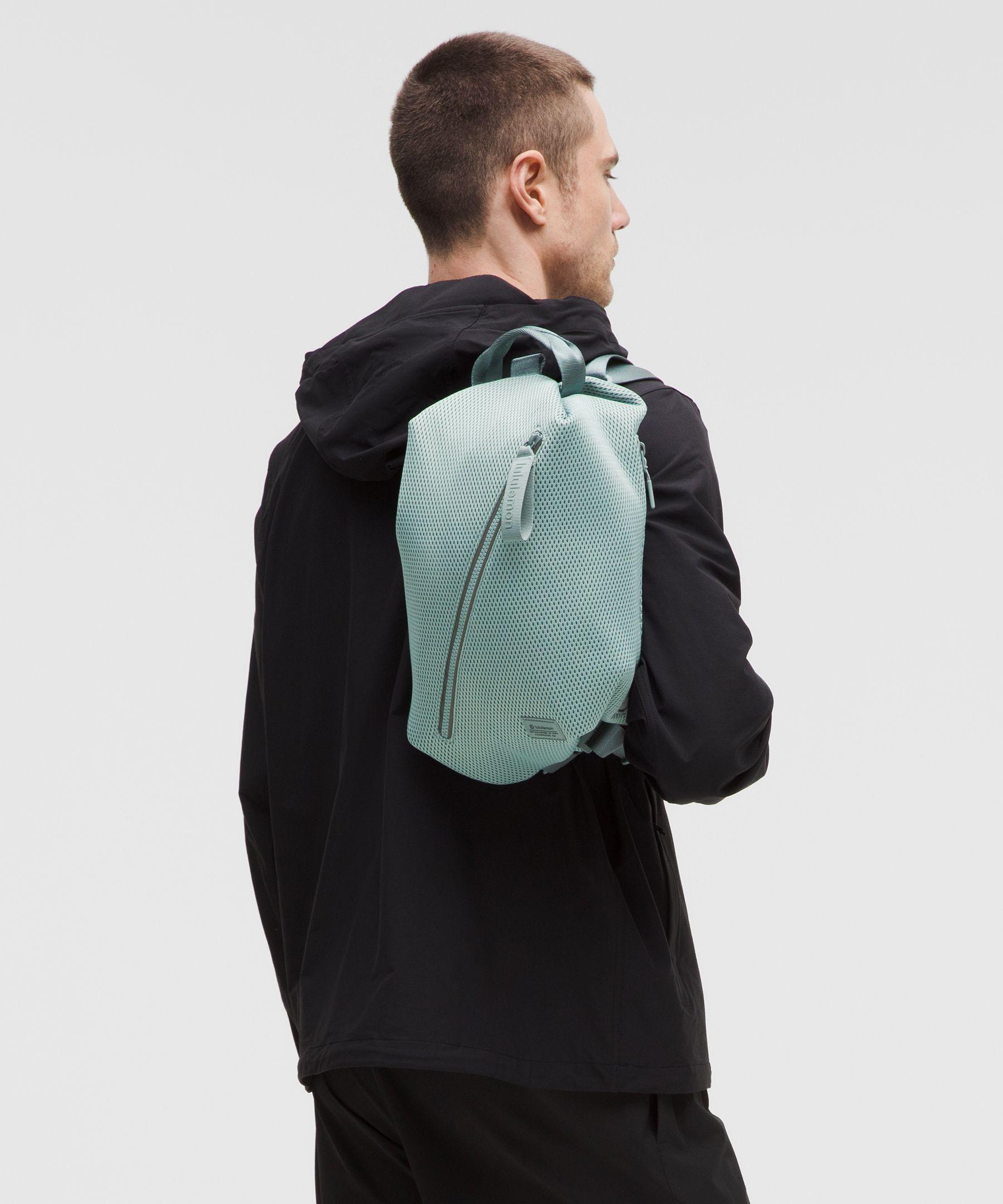 ●lululemon●ファスト トラック 3WAY バッグ 8L ニットメッシュ lululemon Fast Track Bag 8L in Blue | Lyst