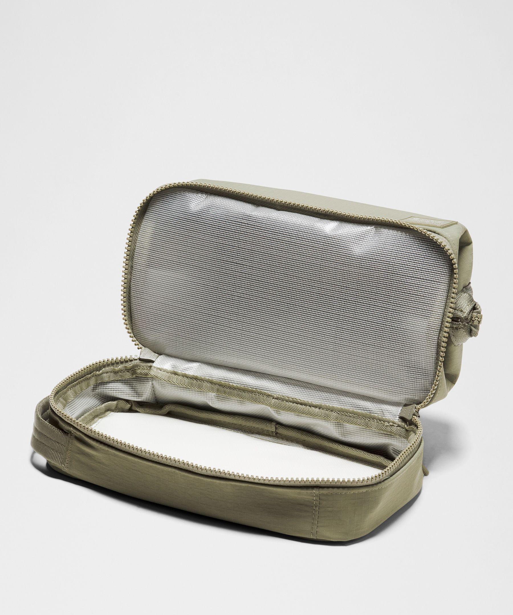 lululemon Dual-Compartment Toiletry Bag in Green | Lyst