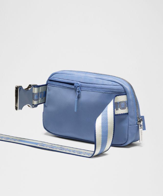 embassy travel gear faux leather 21 tote bag HYER GOODS The Mercato Color:NK5 Desert Stone/Stone Slab/Ember Soil Constructed from waterproof PU Out of stock BAGSMART Focus 15.6″ Laptop