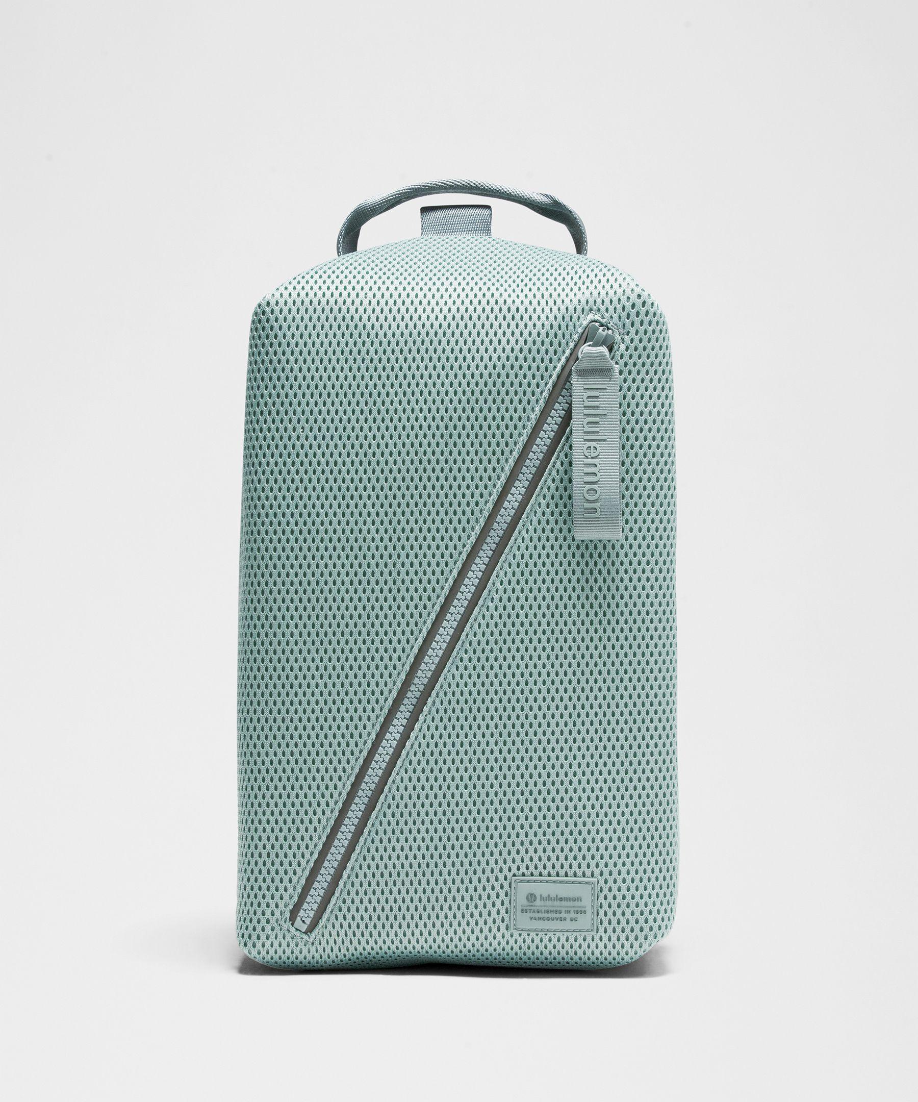 lululemon - ルルレモン　Fast track bag ショルダーバッグ　バッグ Fast Track バッグ 2.0 10L | バッグ | Lululemon JP