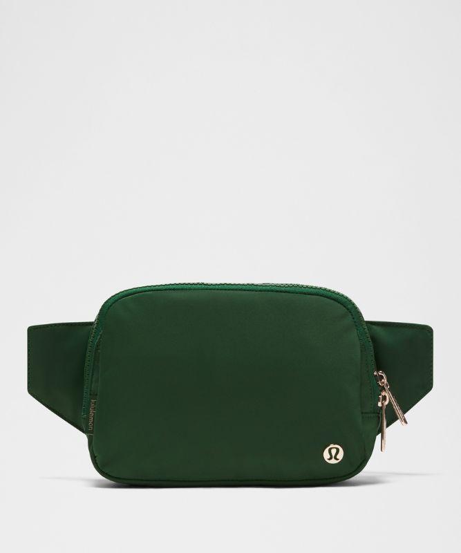 everywhere belt bag lululemon green 1L – Luxe by Kan Its adjustable strap allows for versatile wear around the waist or across the body 🇨🇦 Everywhere Belt Bag in