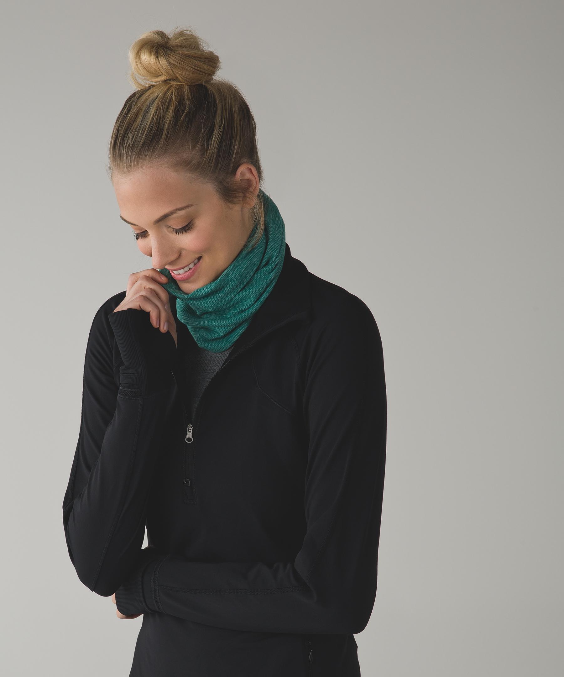 lululemon top knot toque