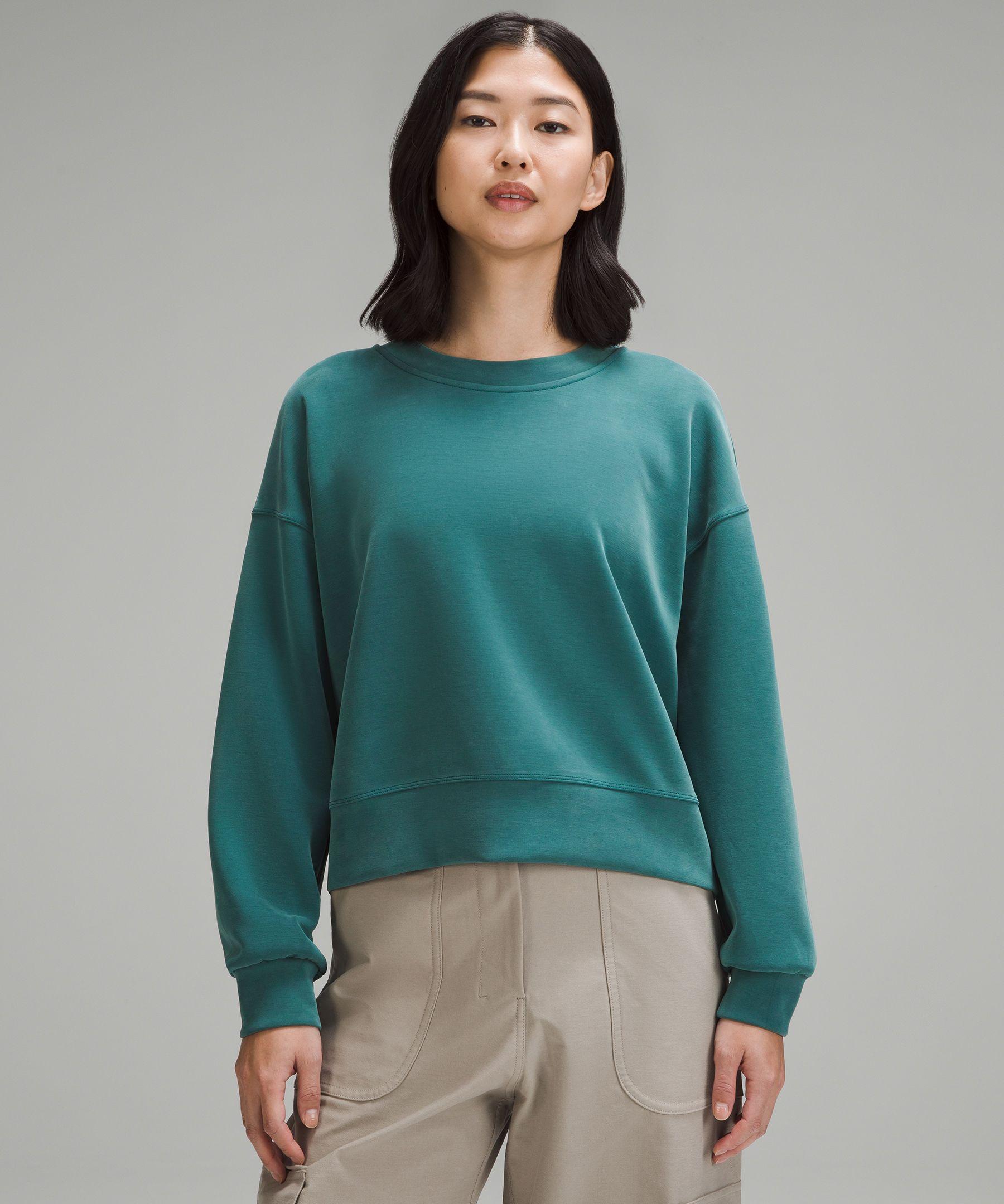 lululemon athletica Softstreme Perfectly Oversized Cropped Crew in Green