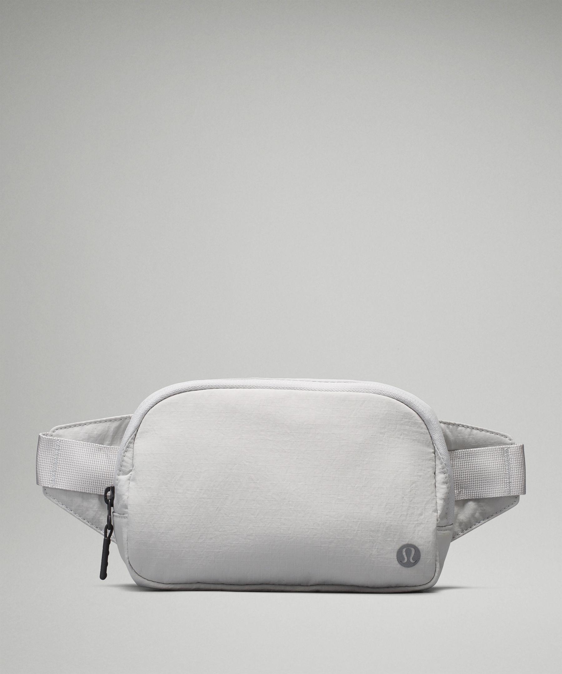 Belt bag store white