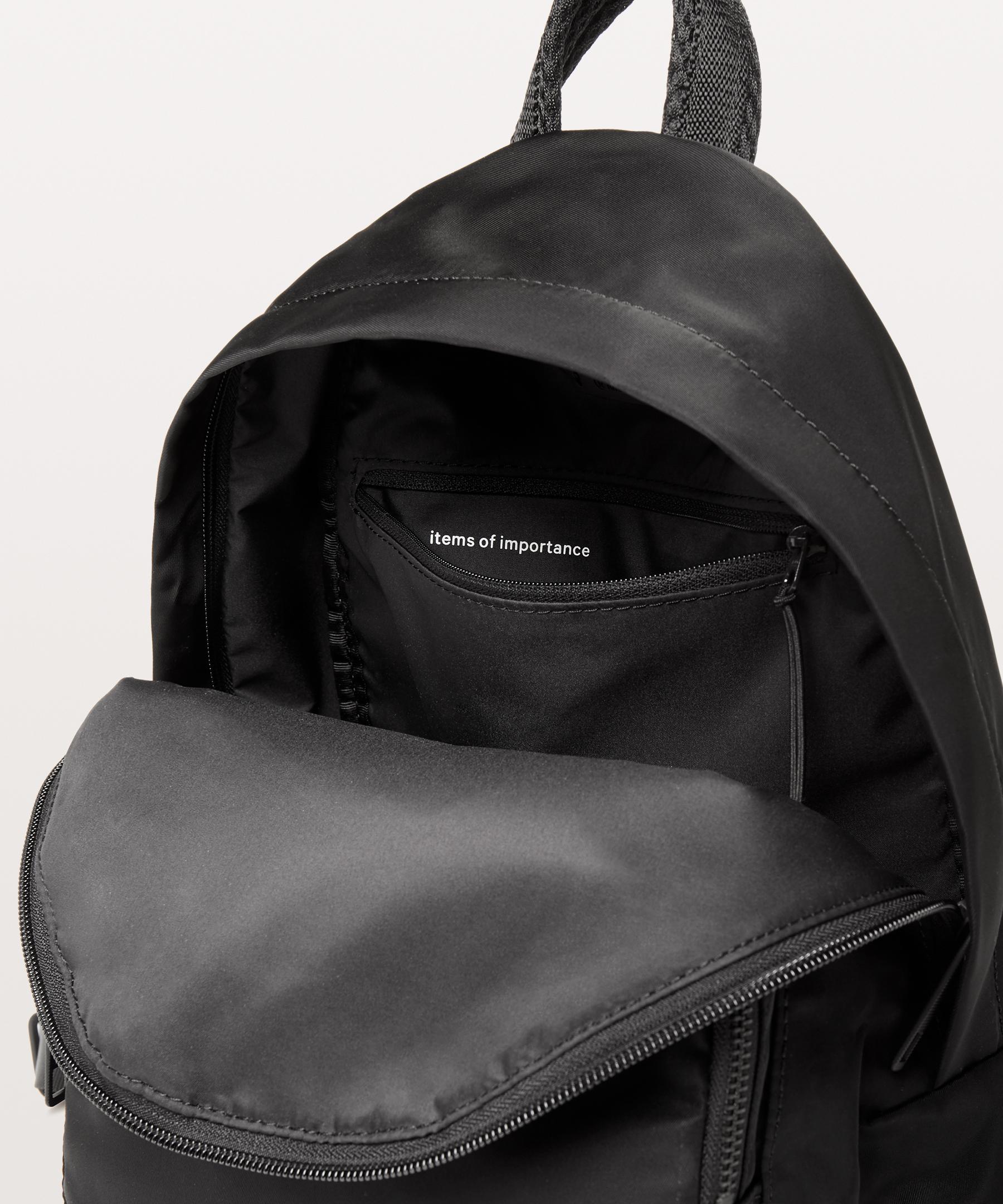 lululemon everywhere backpack mini