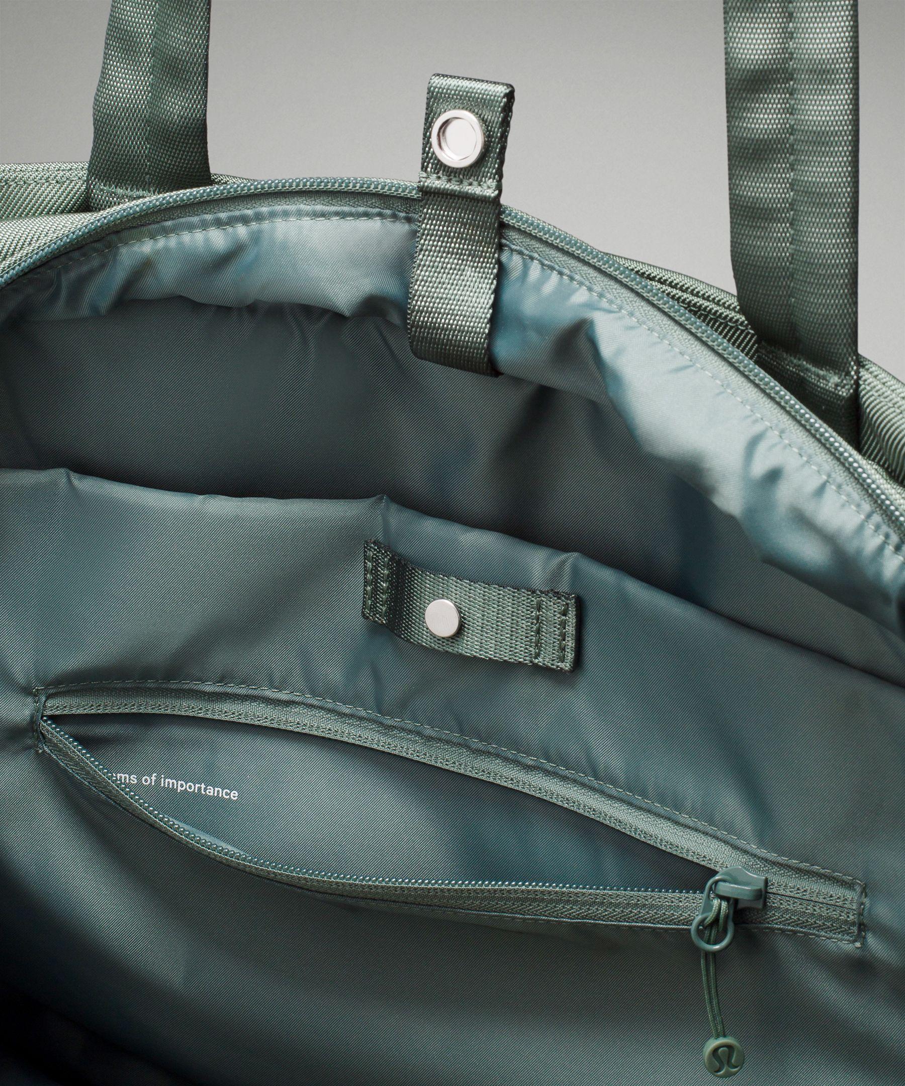 lululemon City Essentials Bag 25L in Green | Lyst