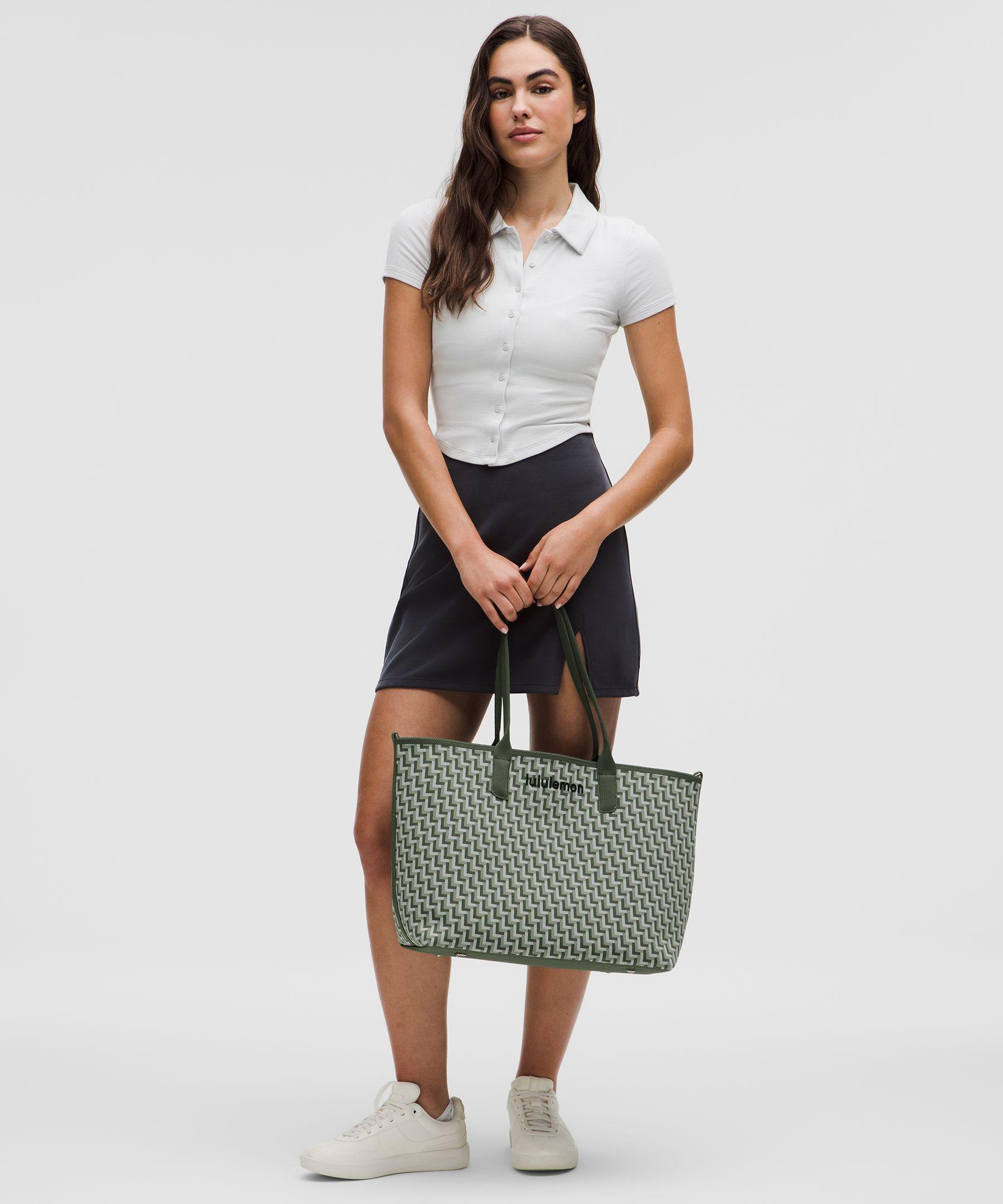 【ルルレモン】ニット トートバッグ Classic Knit Tote Bag18L Classic Knit Tote Bag 18L | Women's Bags,Purses,Wallets