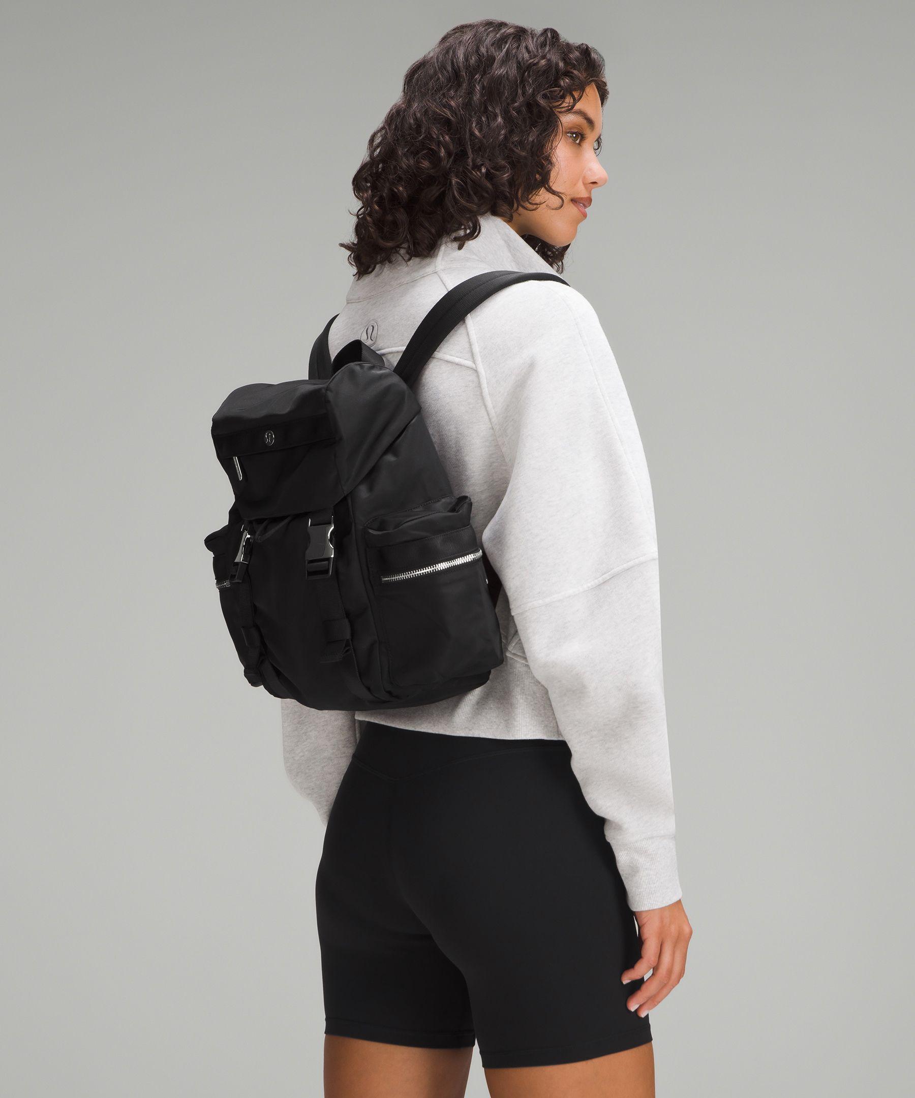 【新品】lululemon ルルレモン 定番 人気 ミニバックパック 14L 黒 新品】lululemon ルルレモン 定番 人気 ミニバックパック 14L 黒