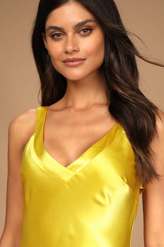 chinese dress ladies Astlee Yellow Satin Formal Maxi Dress - US 16 main image 0