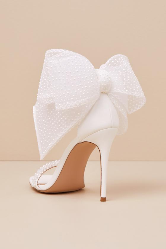 【Steve Madden】BENNI ホワイトパール リボン ピンヒール Steve Madden Benni Pearl Embellished Bow Back Dress Sandals