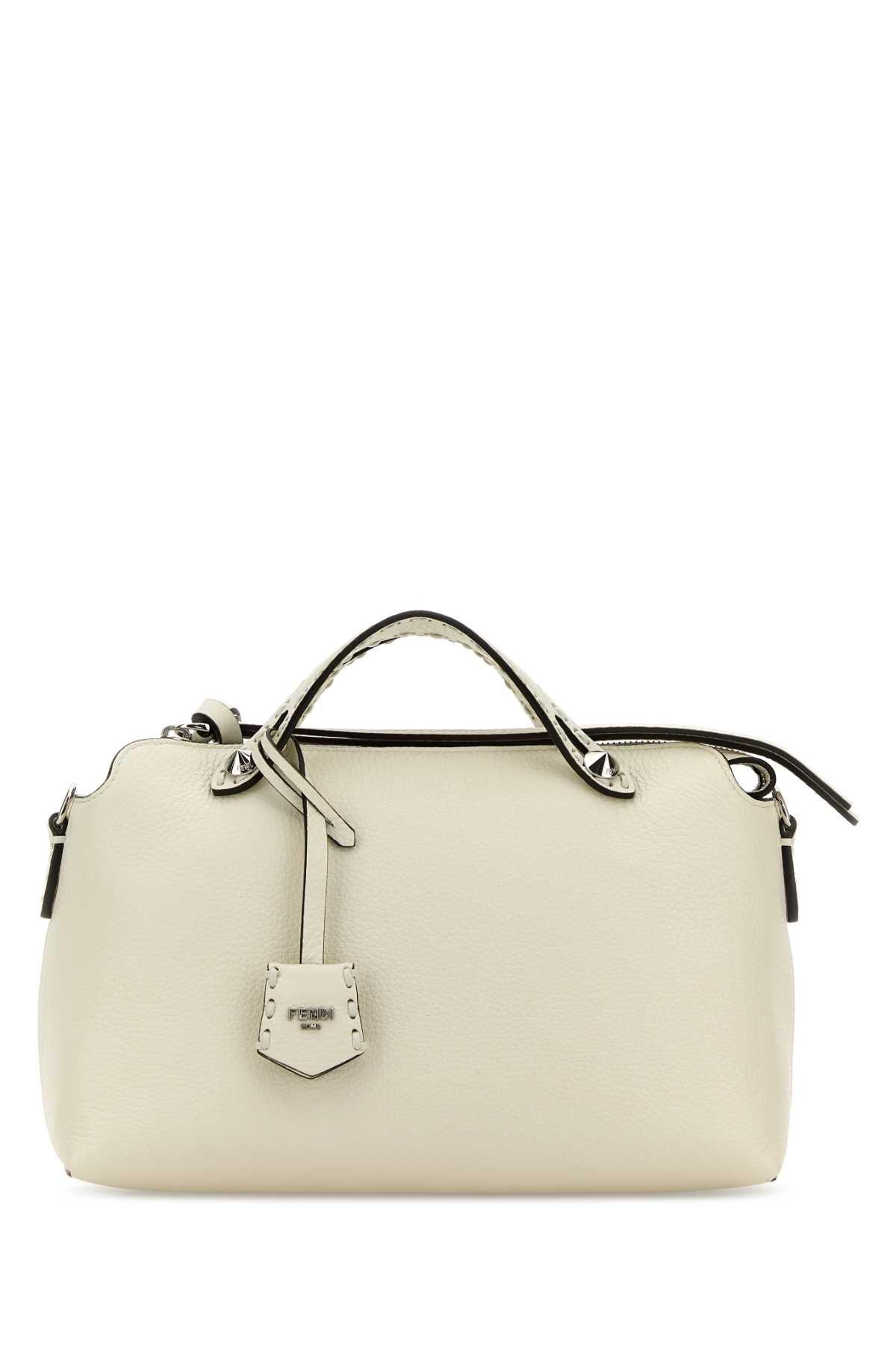 トートバッグ FENDI Ivory Leather Medium By The Way Handbag Fendi Ivory Leather Medium By The Way Handbag in Natural | Lyst
