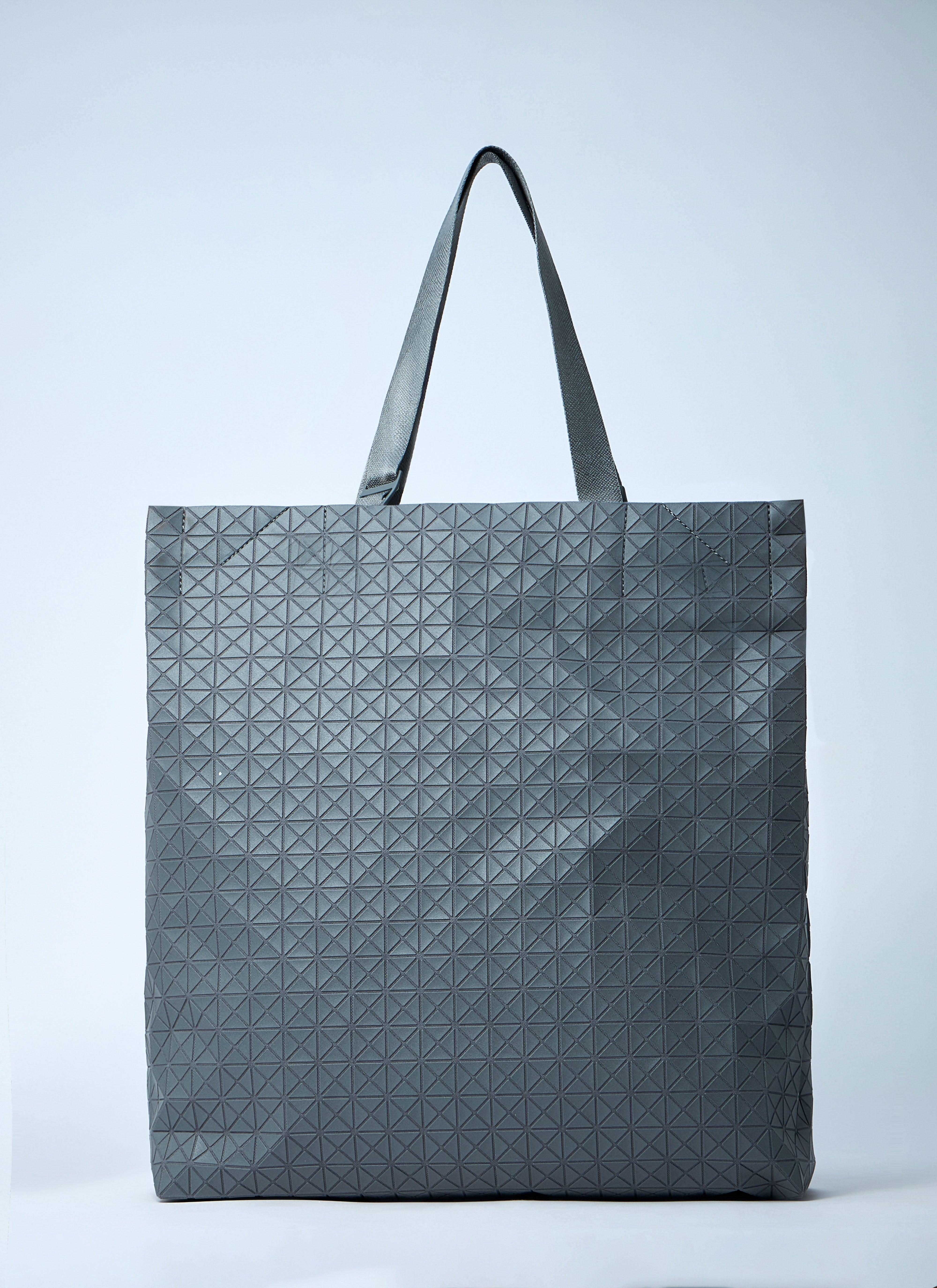 バッグ IM MEN KUSHA KUSHA TOTE BAG isseymiyake KUSHA KUSHA Bag Charcoal Grey – The official ISSEY MIYAKE