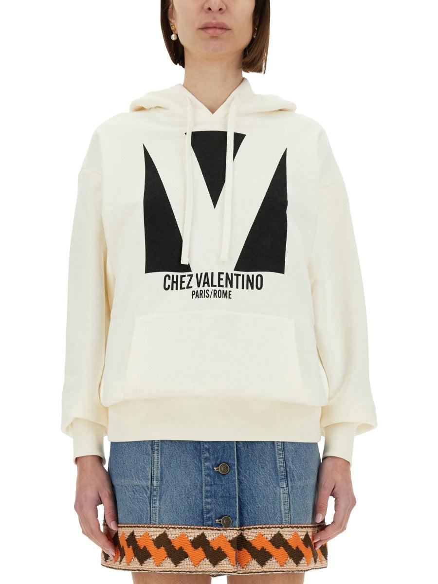 国内発送☆VALENTINO☆イニシャルロゴHOODIE/WHITE Valentino VLTN Logo Print Hoodie White/Red – Lucca Fashions