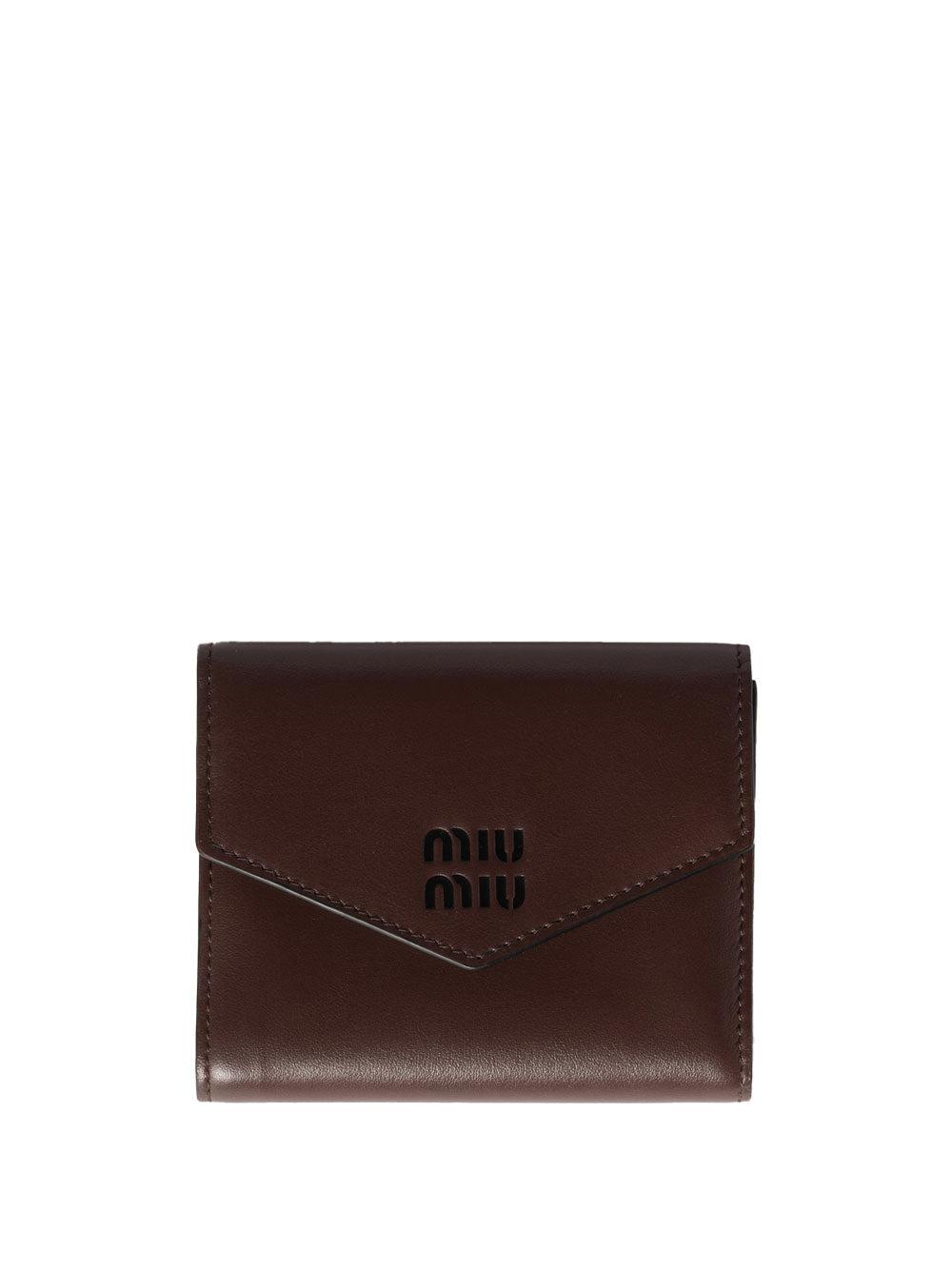 小物 MIU MIU Brown Leather Wallet Miu Miu debossed-logo Leather Wallet | Brown | FARFETCH