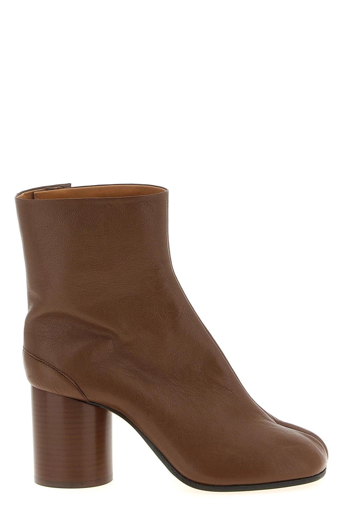 ブーツその他 MAISON MARGIELA Woman Boots Brown S58WU0260P3753 T2157 Maison Margiela Tabi Ankle Boot Brown (Women's) - S58WU0260