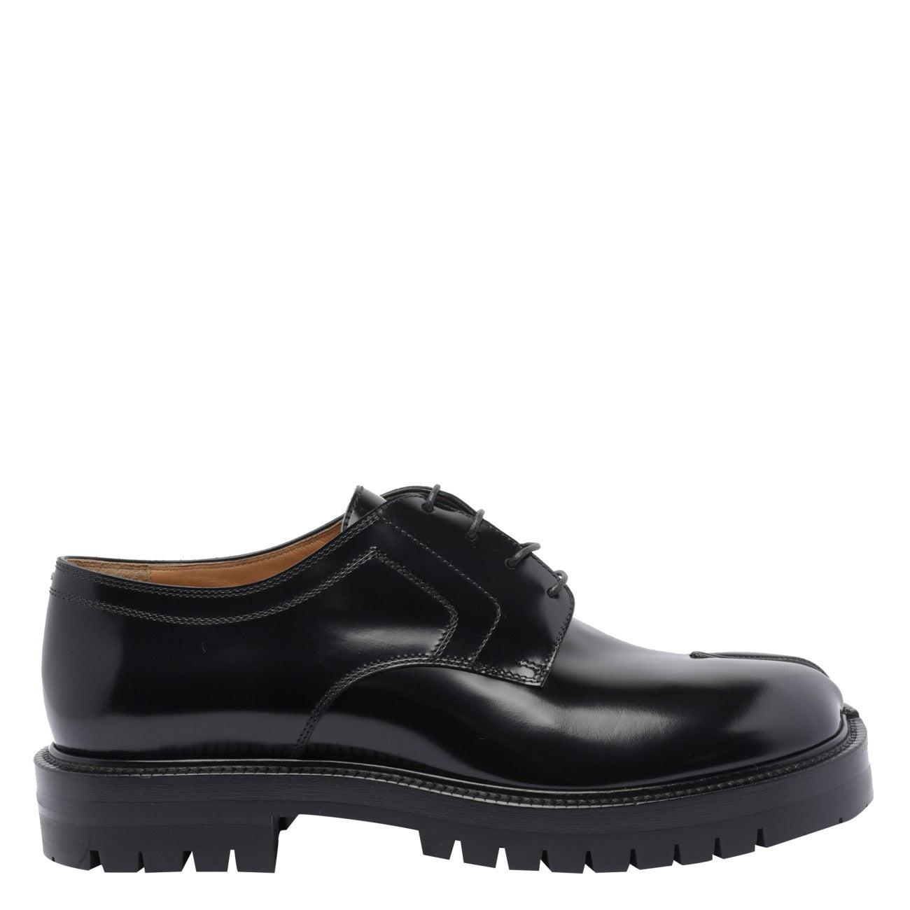 サンダル・ミュール MAISON MARGIELA Men Laced up Shoes MAISON MARGIELA | Black Men's Laced Shoes | YOOX