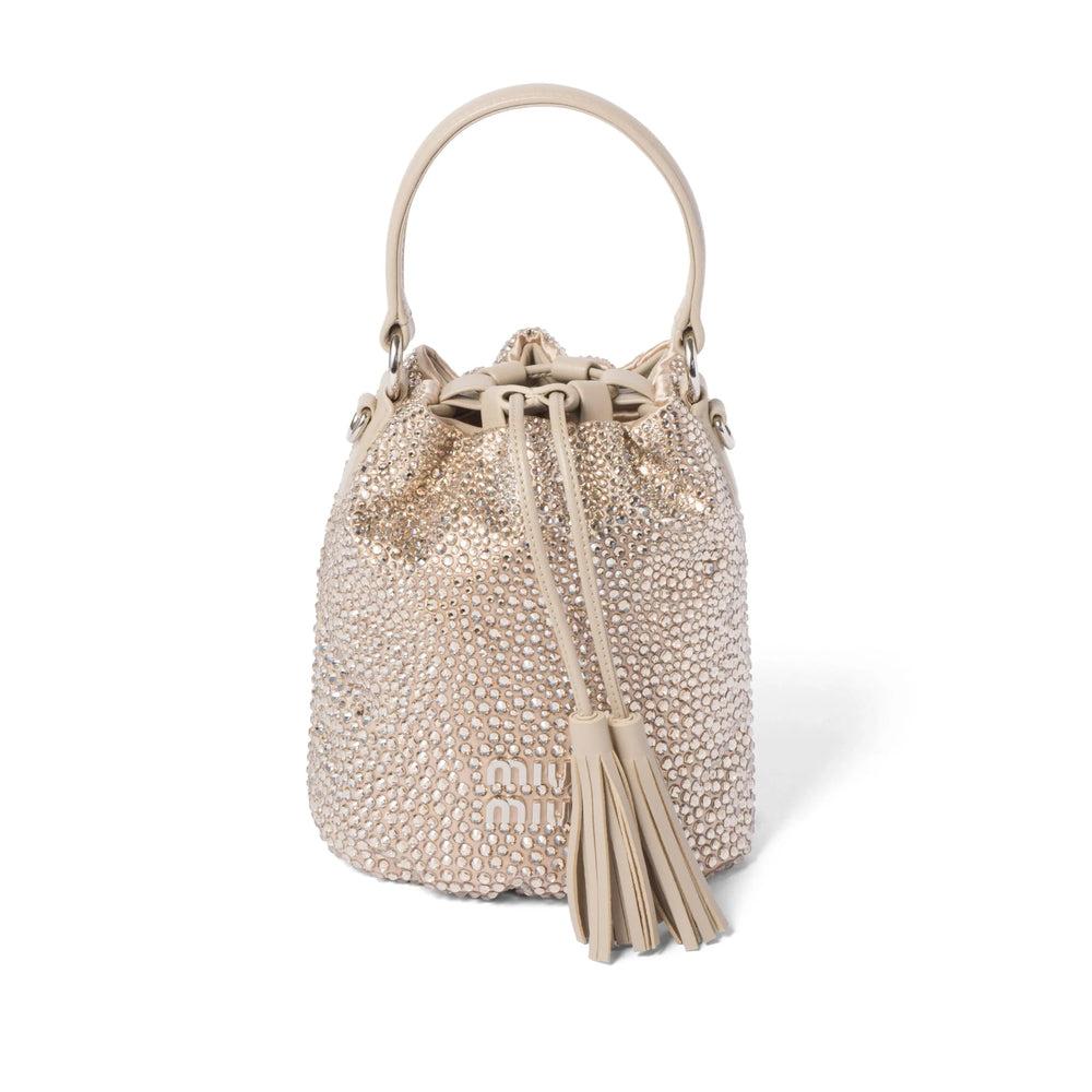 【MIU MIU】RAFFIA BUCKET BAG Mini logo raffia-effect bucket bag in brown - Miu Miu