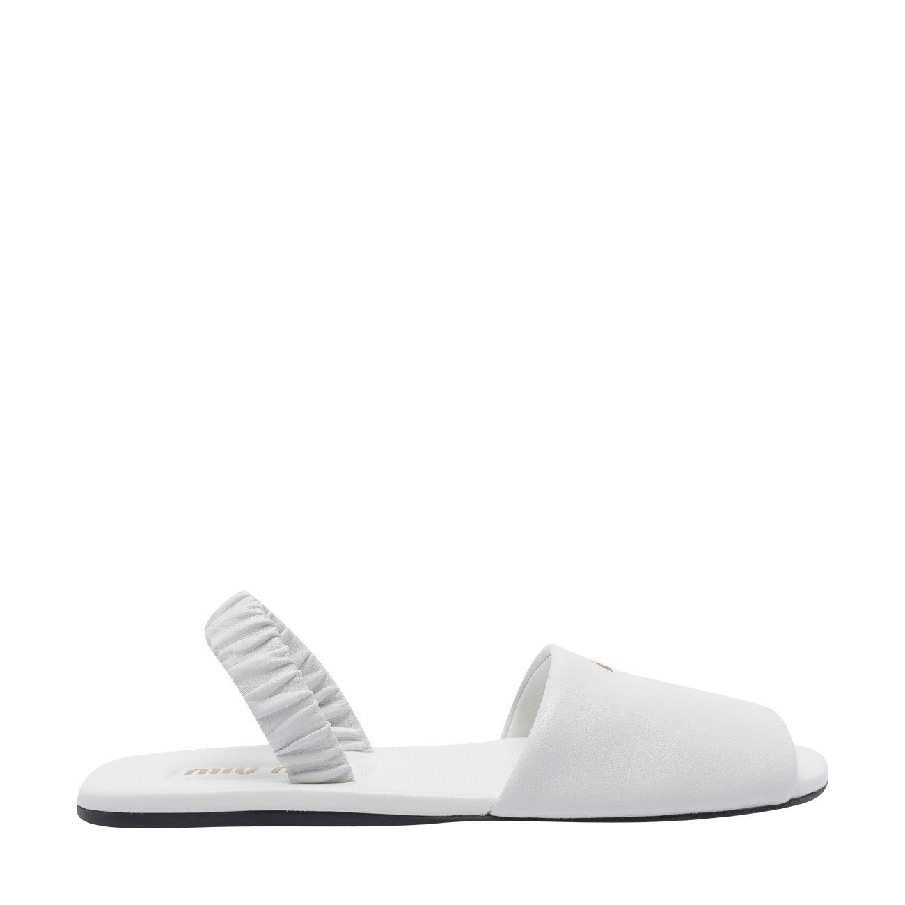 サンダル・ミュール MIU MIU LOGO RUCHES SANDALS Miu Miu Logo Ruches Sandals in White | Lyst