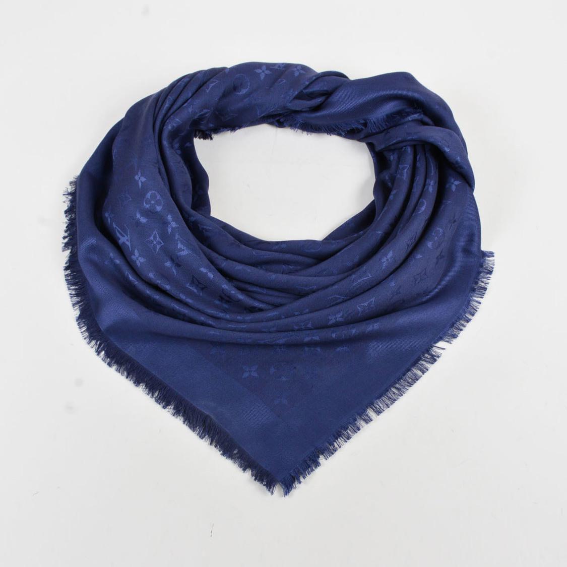 Louis Vuitton Blue Nuit Shawl Dark blue Silk ref.240442 - Joli Closet